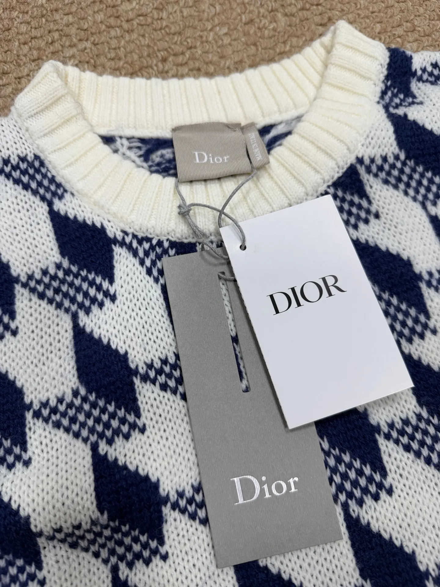 Houndstooth Jacquard Wool Crew-Neck Sweater D28023181 — view 8