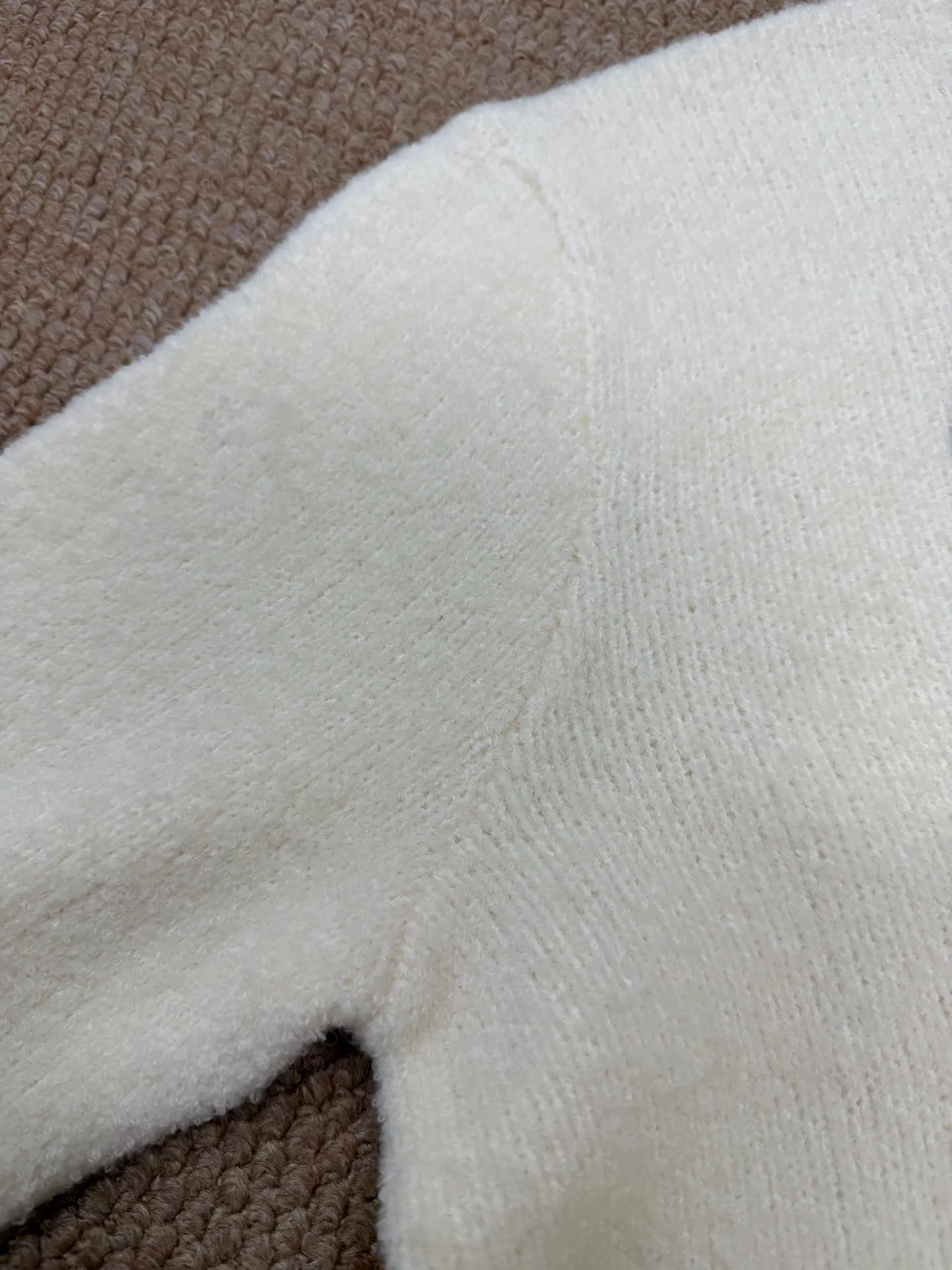 Logo Embroidered Bouclé Wool Sweater D28023184 — view 4