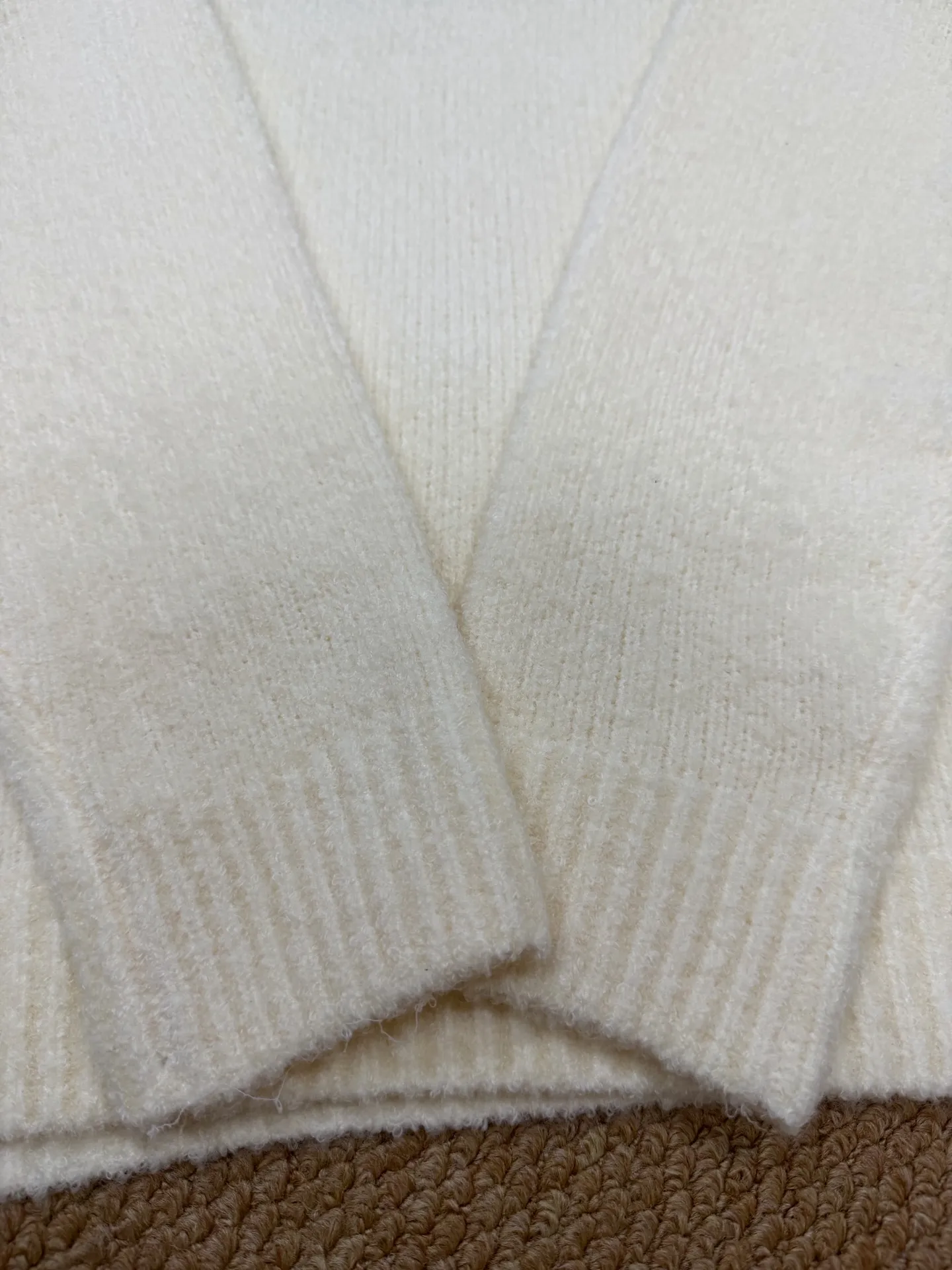 Logo Embroidered Bouclé Wool Sweater D28023184 — view 6