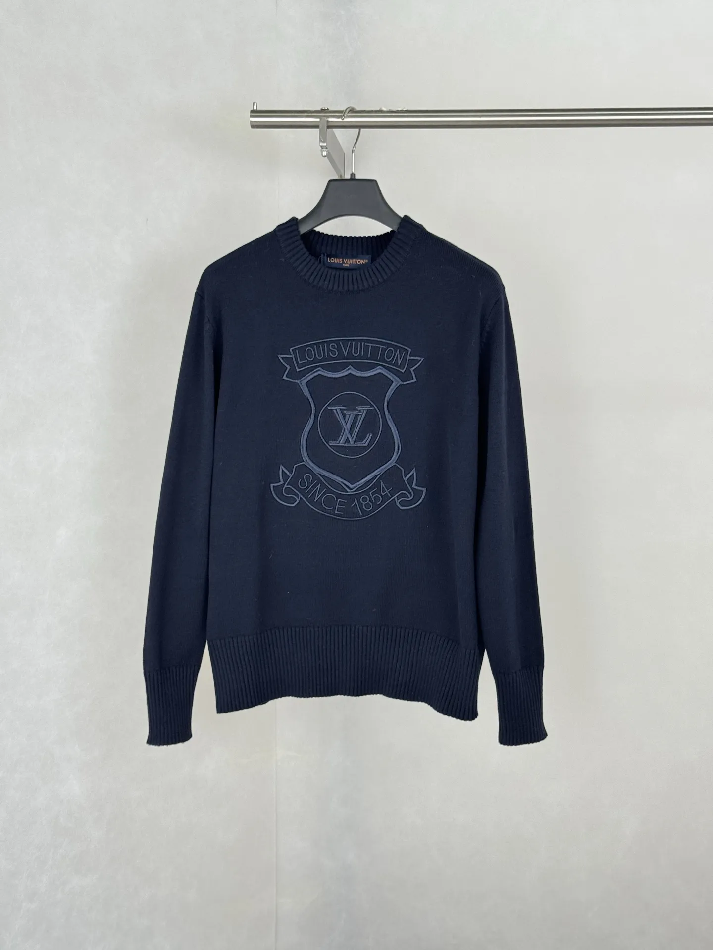 Shield Crest Embroidered Crew-Neck Sweater D28521230