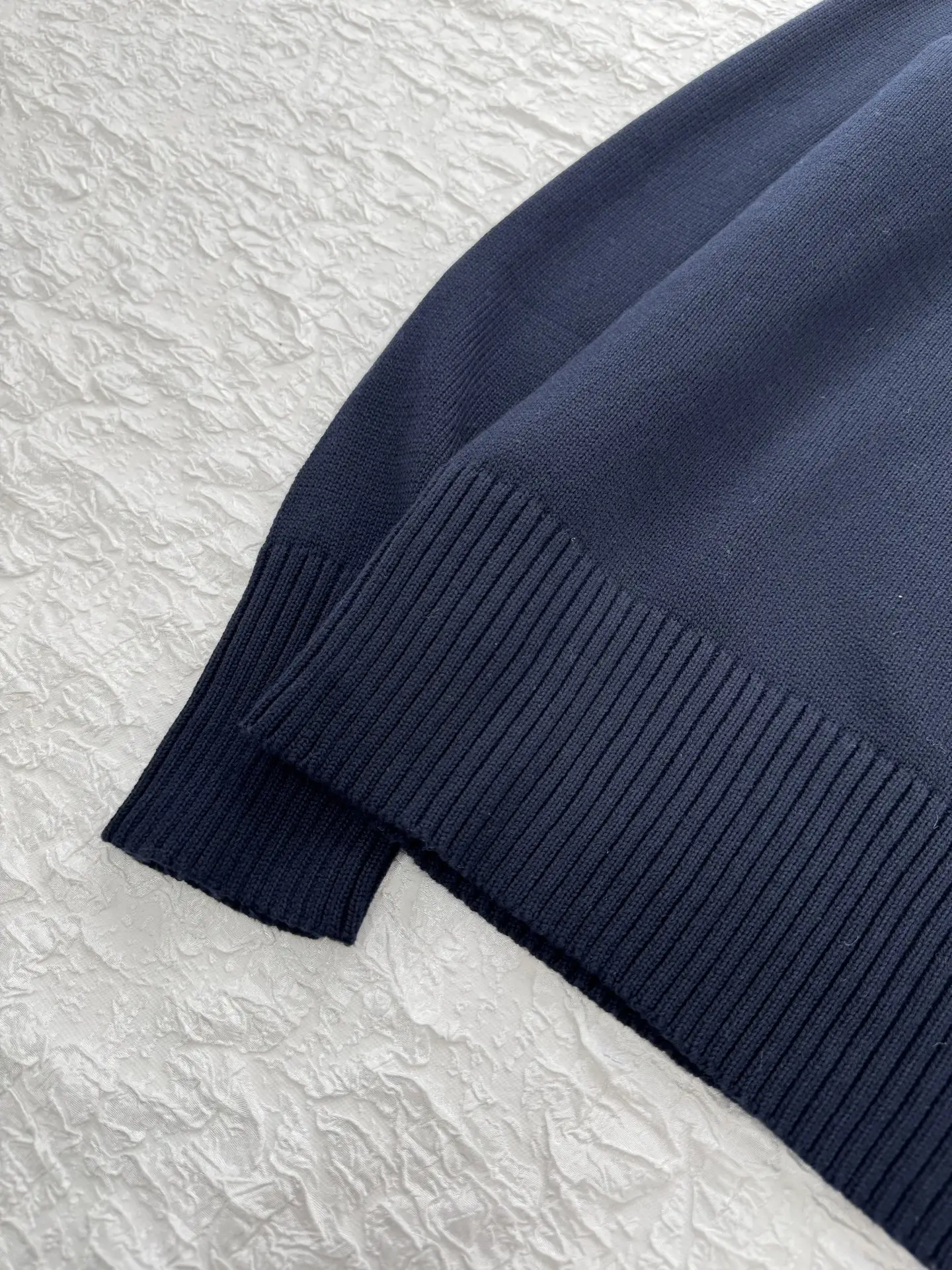 Shield Crest Embroidered Crew-Neck Sweater D28521230 — view 8