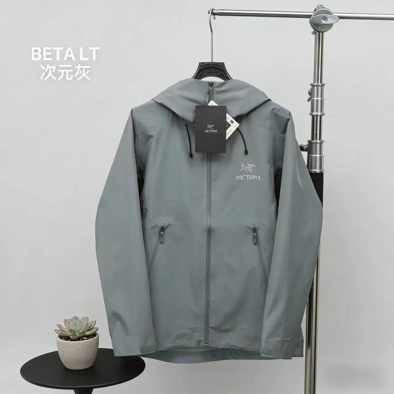 Beta LT GORE-TEX Hooded Shell Jacket D29022696 — view 7