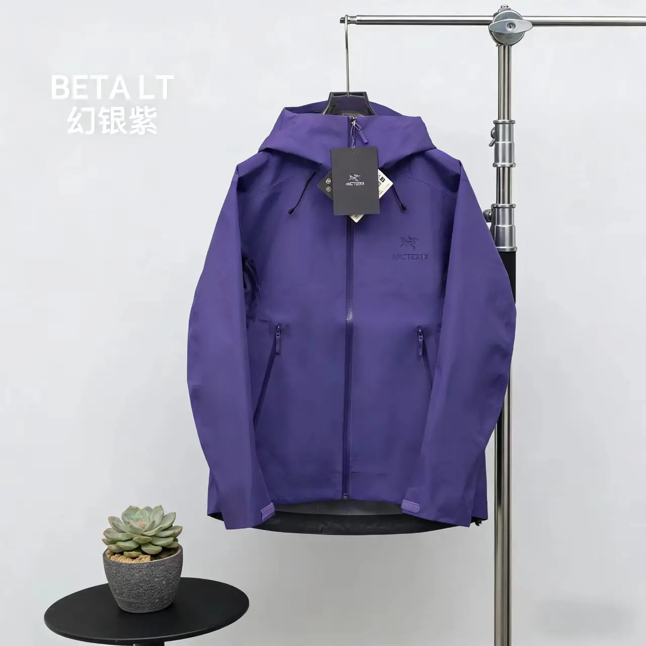 Beta LT GORE-TEX Hooded Shell Jacket D29022696 — view 10