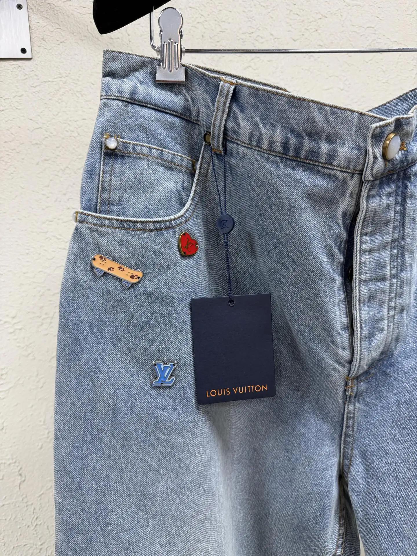 Embellished Straight-Leg Denim Jeans D29023180 — view 4