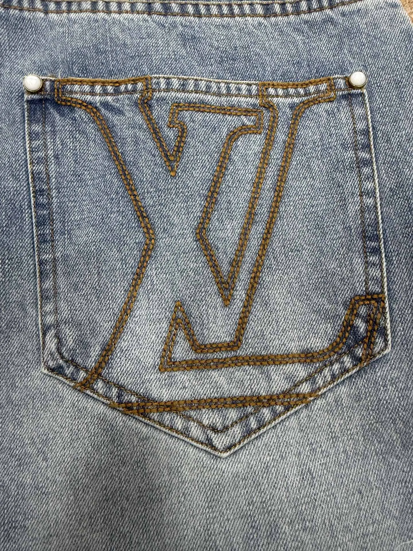 Embellished Straight-Leg Denim Jeans D29023180 — view 6