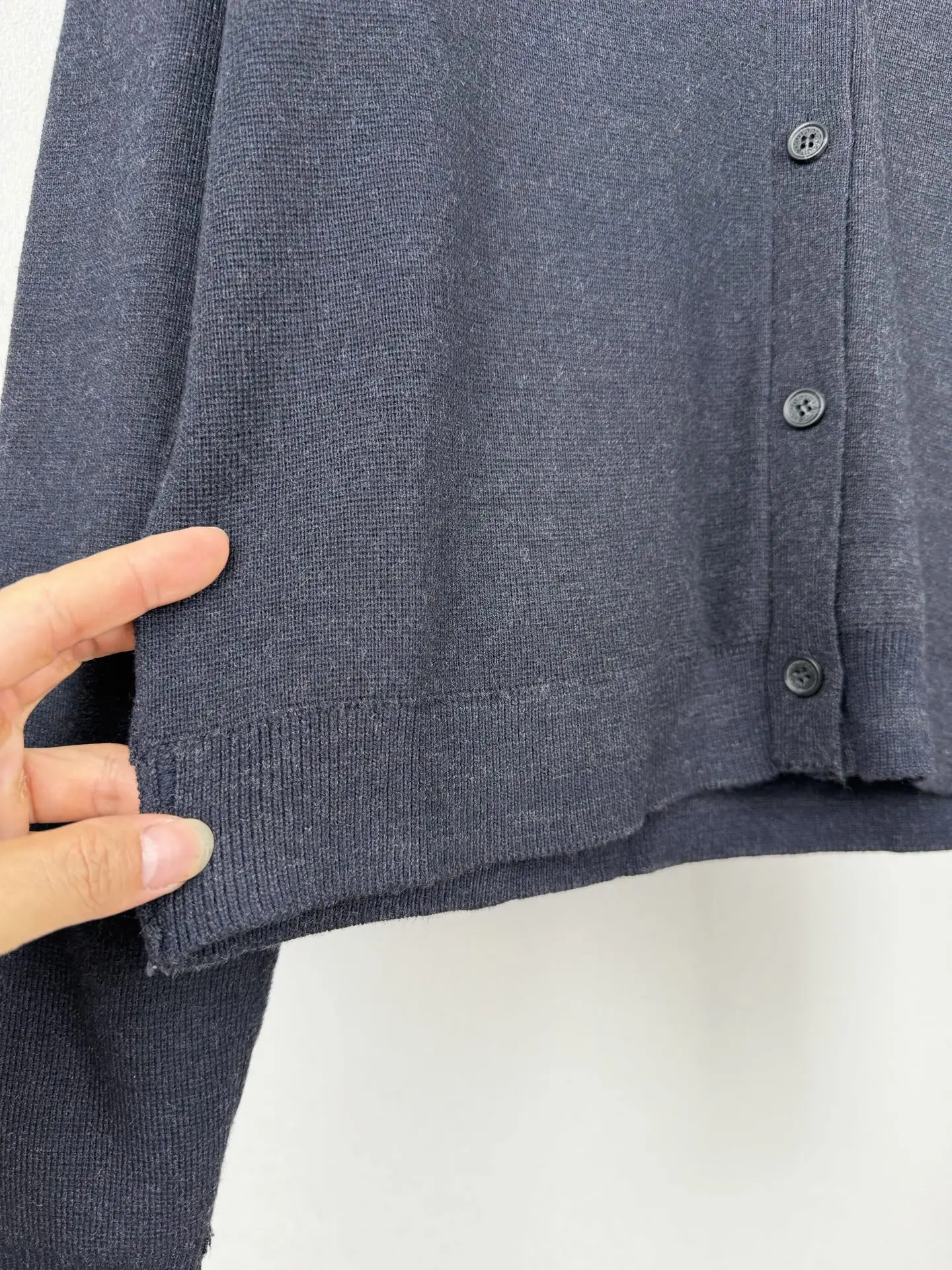 V-Neck Wool-Blend Knit Cardigan D29021309 — view 8