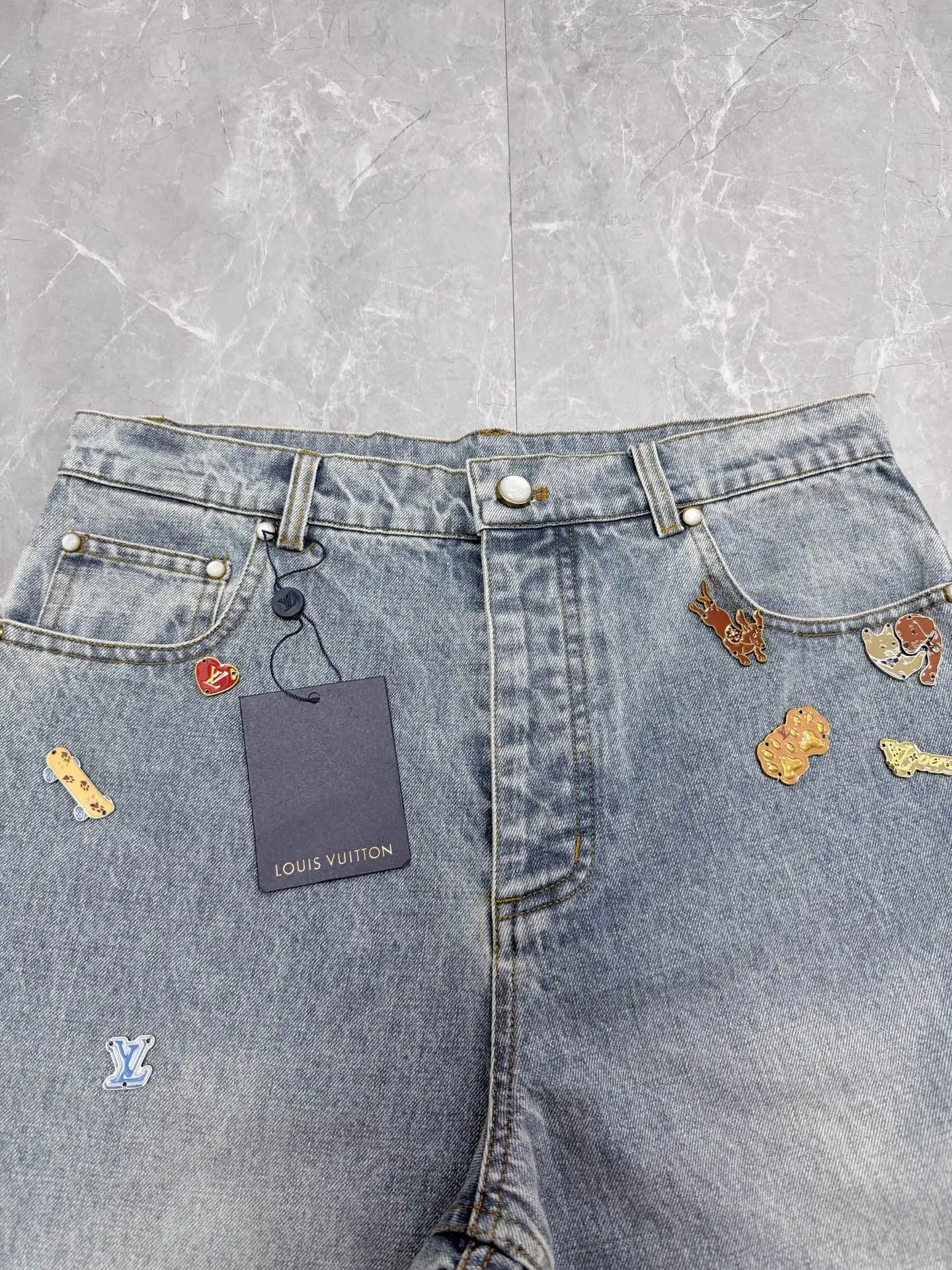 Embellished Straight-Leg Denim Jeans D29023337 — view 3
