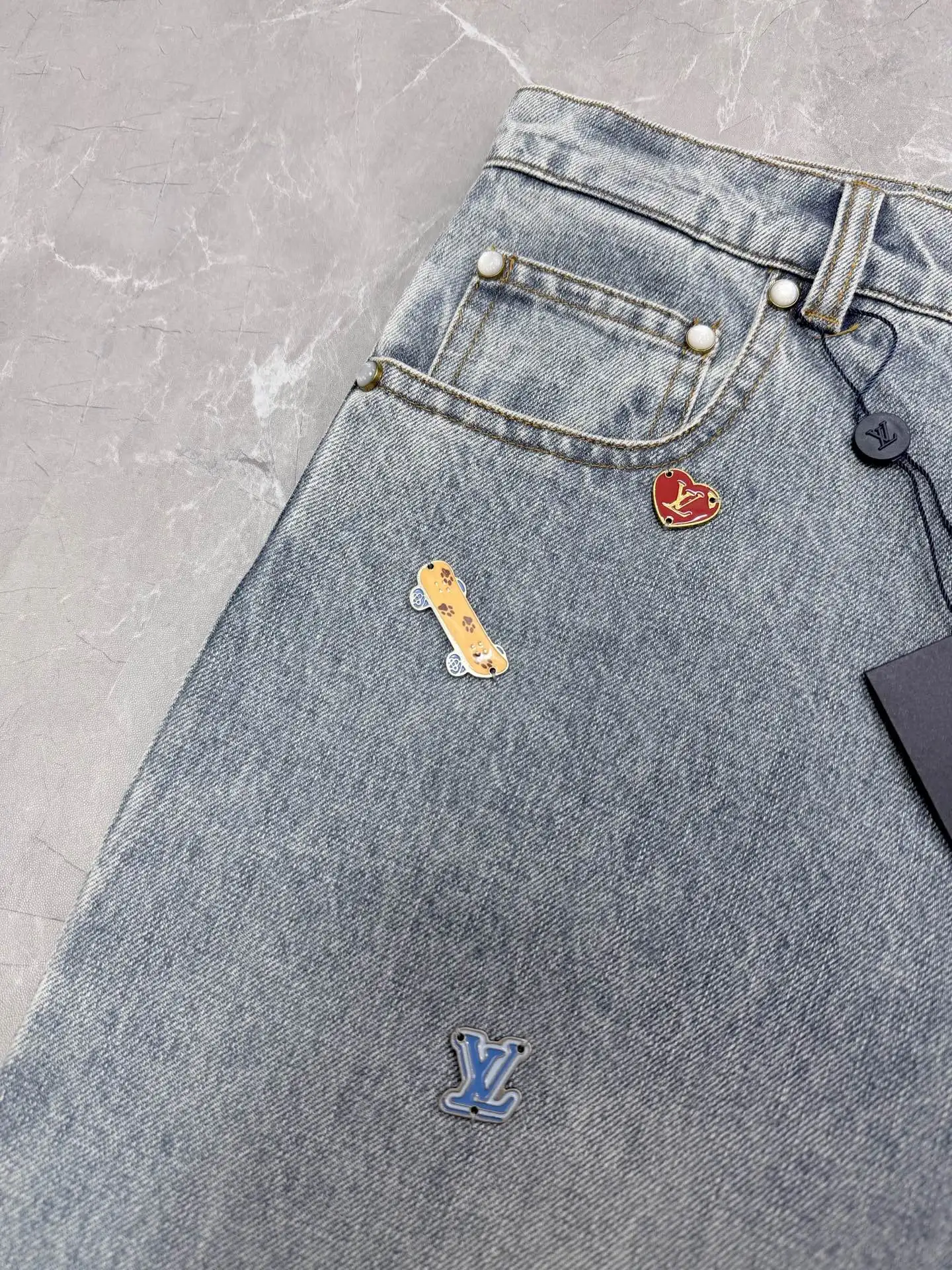 Embellished Straight-Leg Denim Jeans D29023337 — view 7