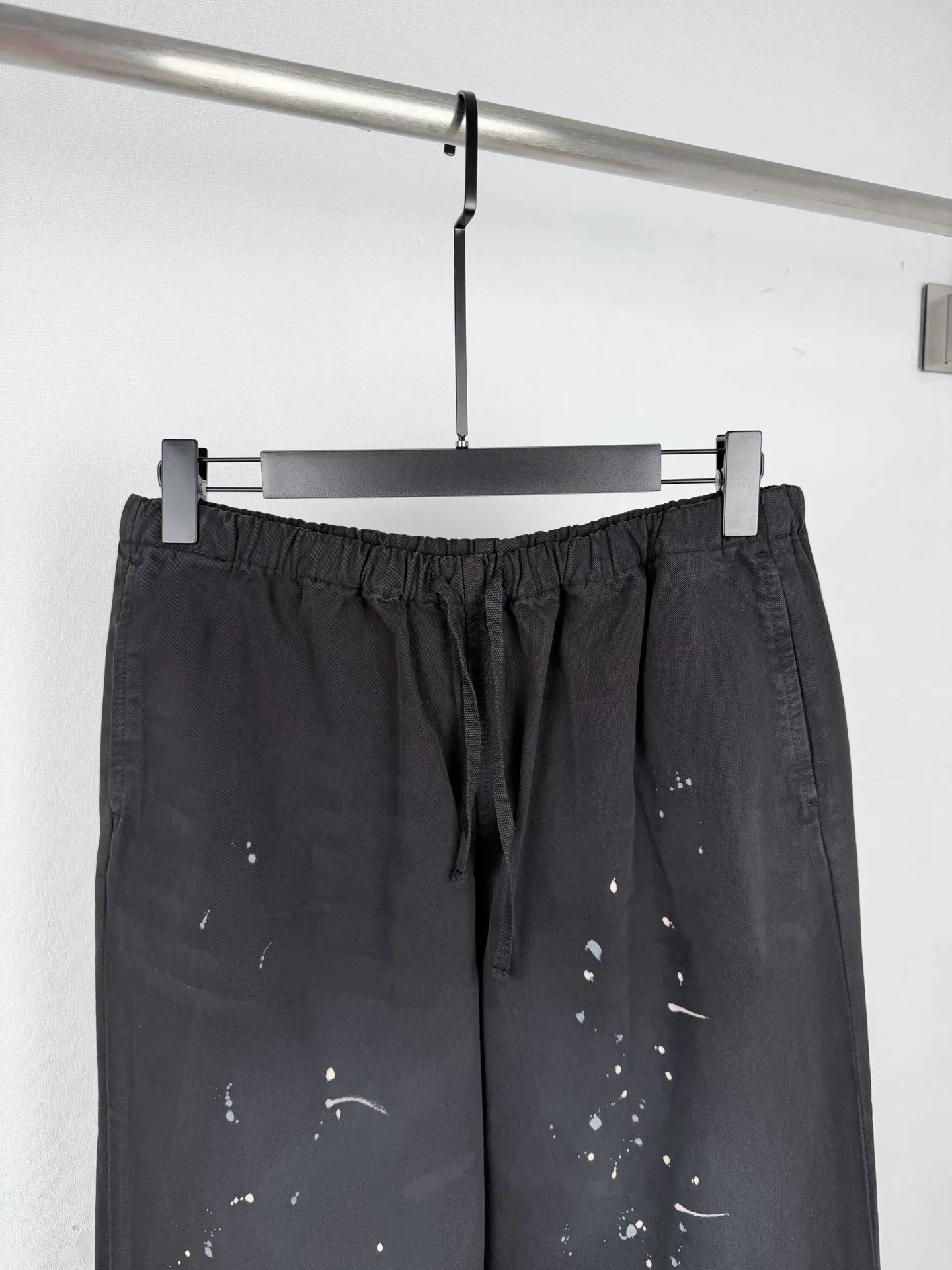 Paint-Splatter Relaxed Cotton Trousers D29521289 — view 2
