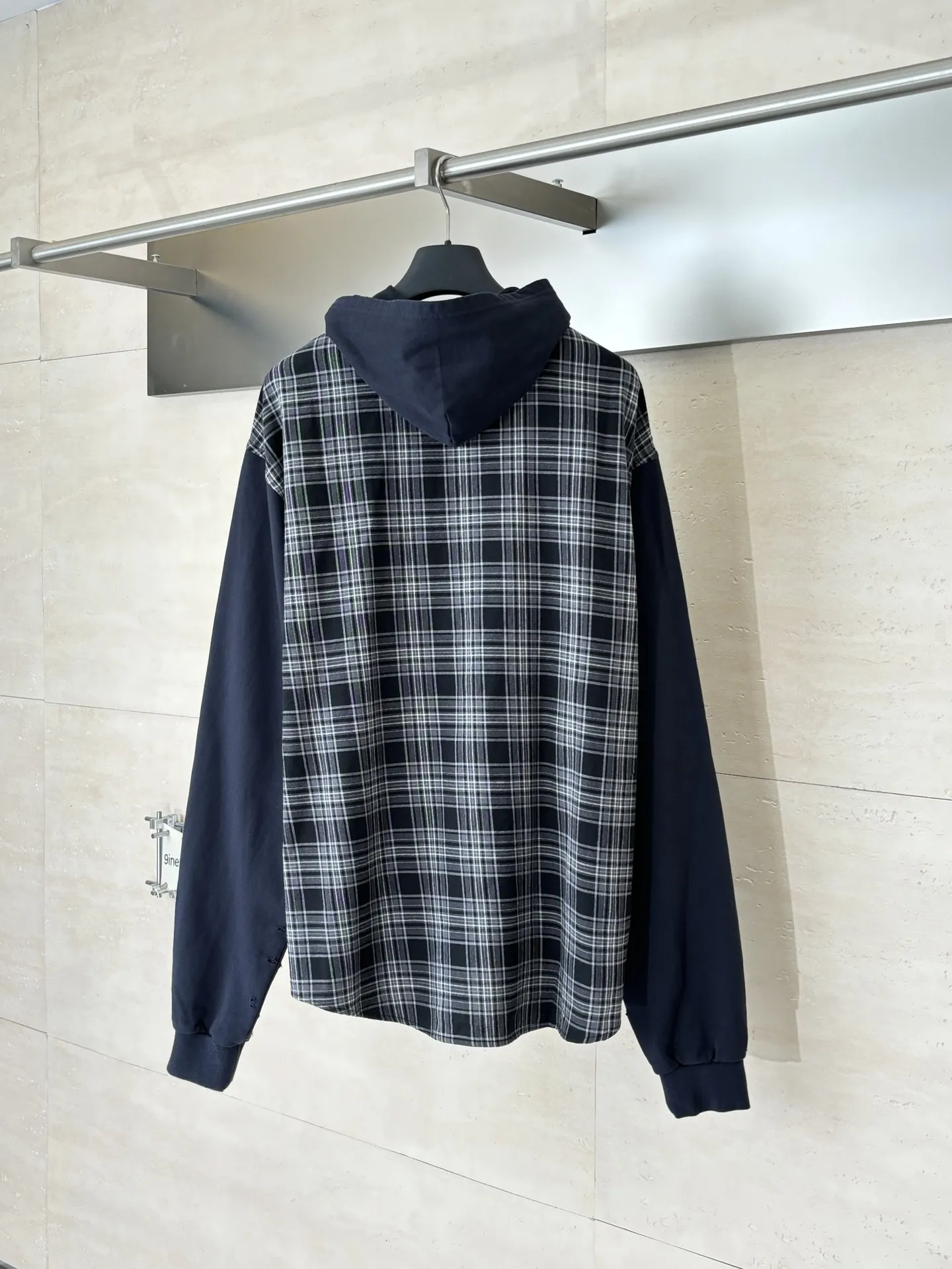 Layered Plaid Flannel Hooded Shirt D30023908 — view 2