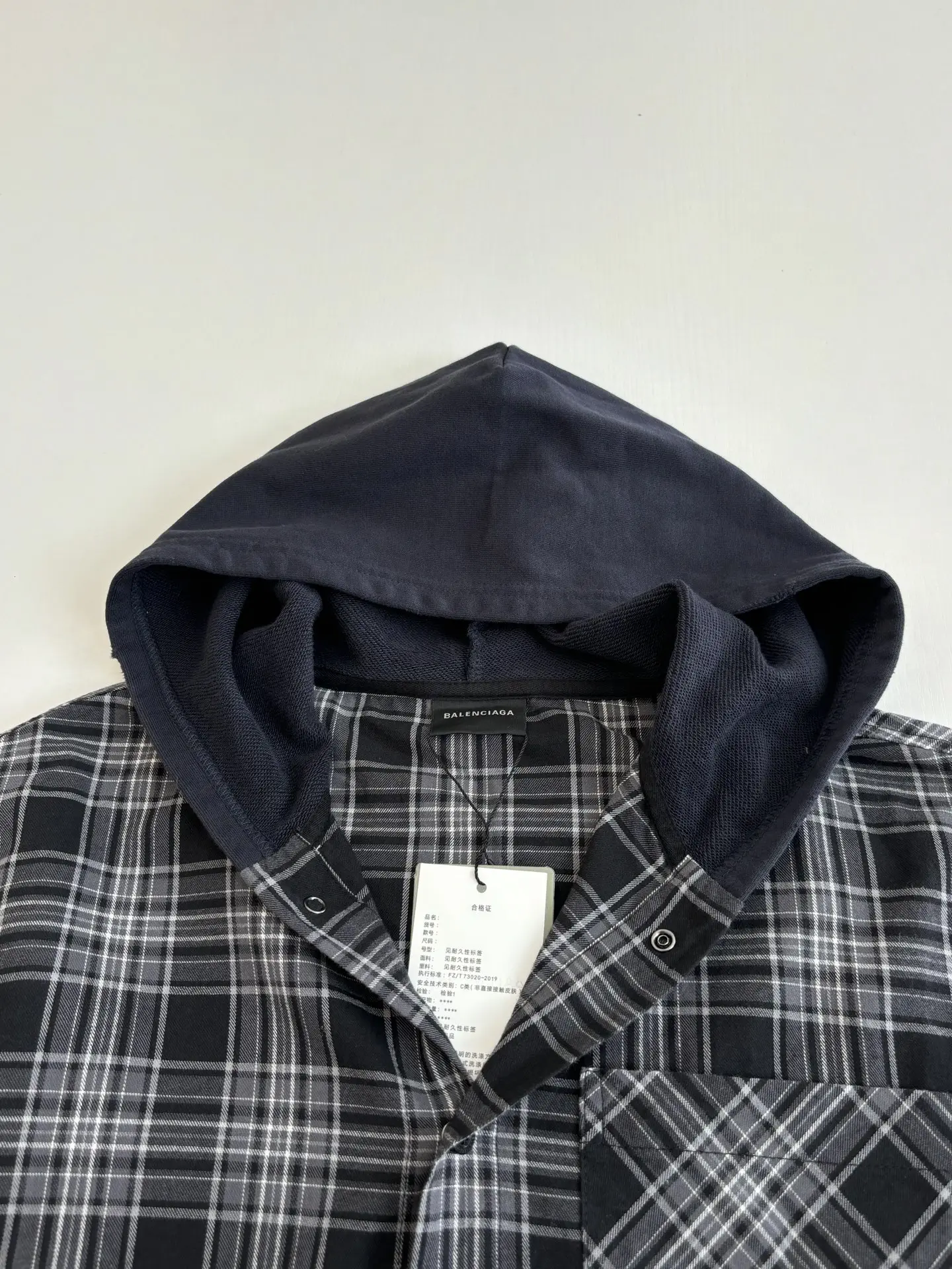 Layered Plaid Flannel Hooded Shirt D30023908 — view 4