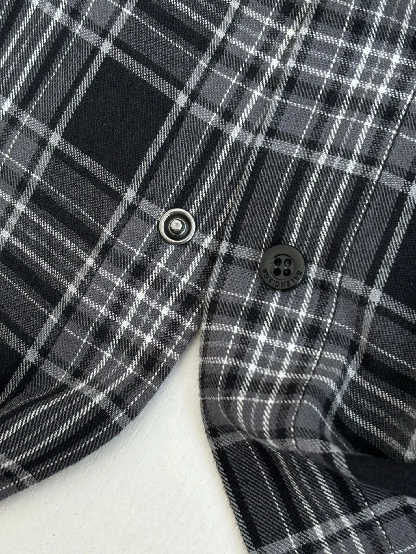 Layered Plaid Flannel Hooded Shirt D30023908 — view 7
