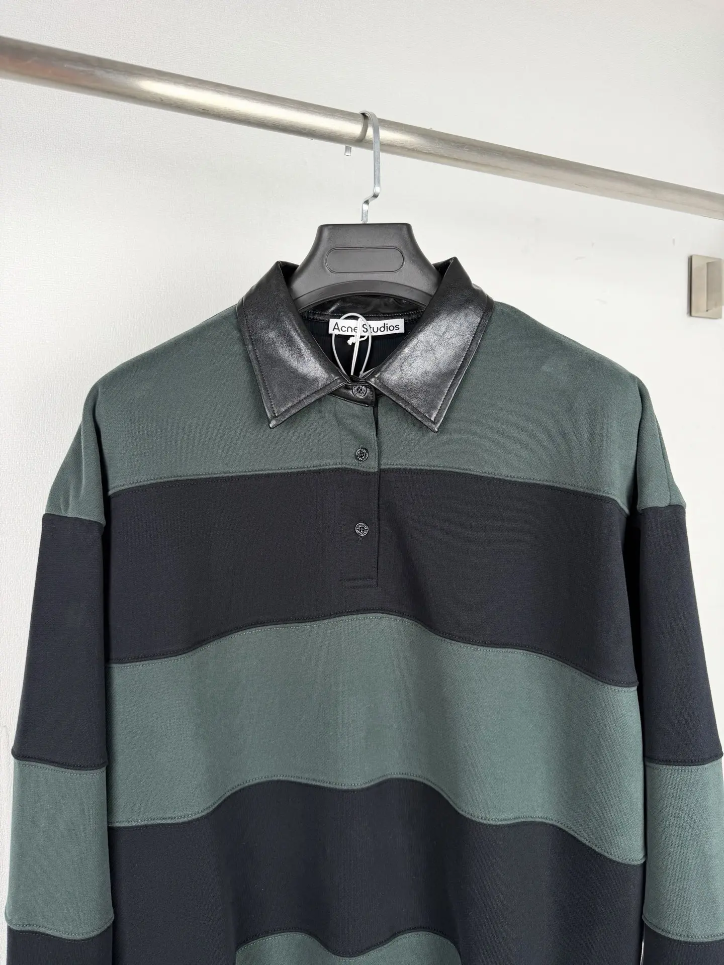 Leather-Collar Striped Rugby Sweatshirt D31021292 — view 2