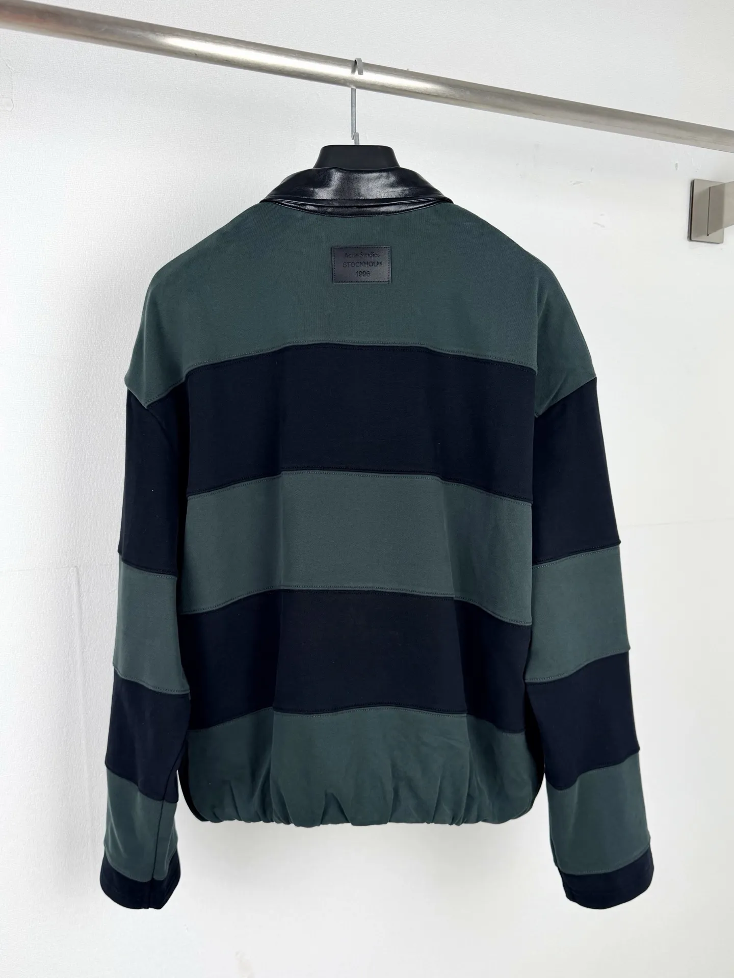 Leather-Collar Striped Rugby Sweatshirt D31021292 — view 3
