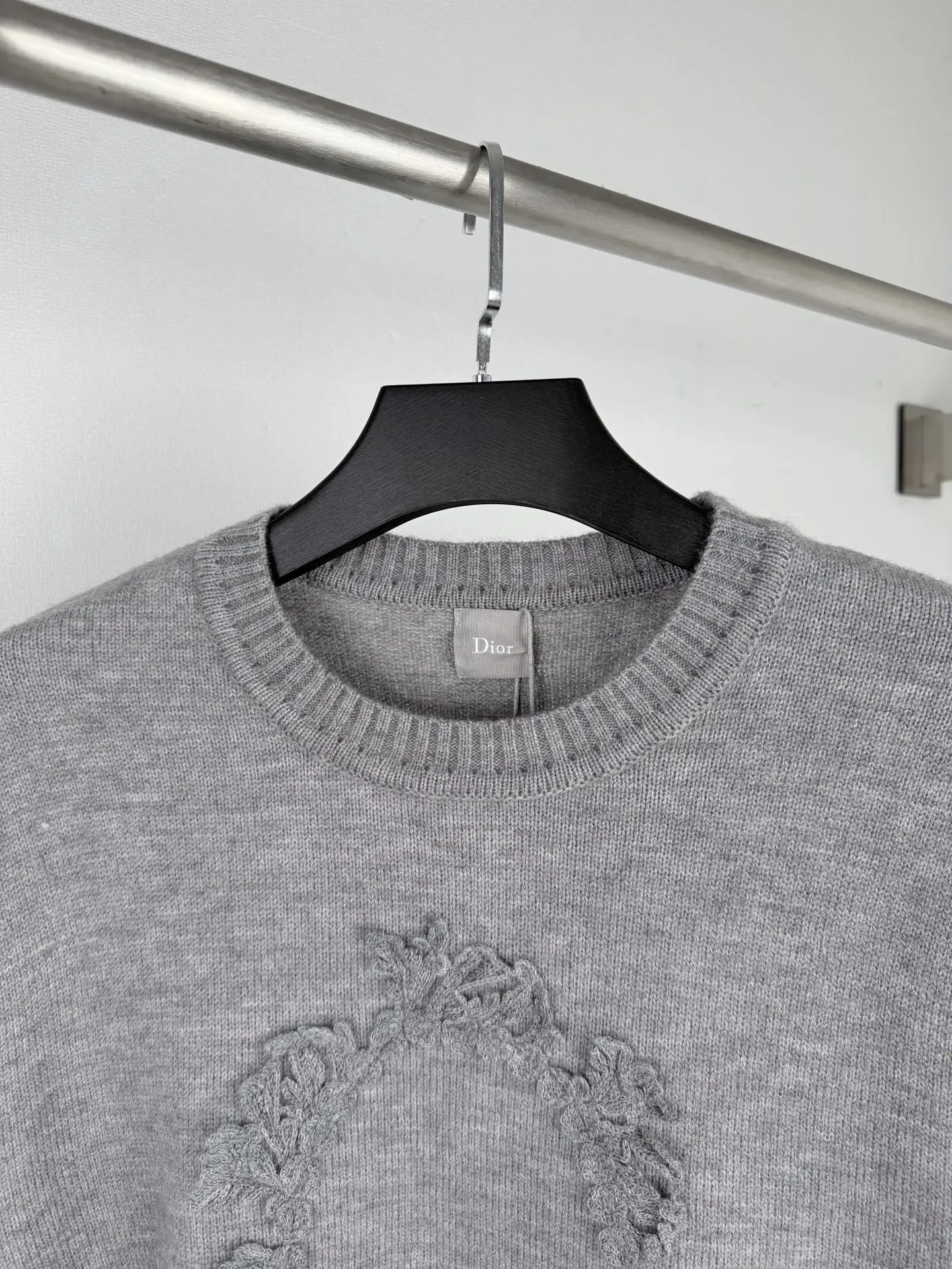 Wreath Embroidery Logo Knit Sweater D31021320 — view 5