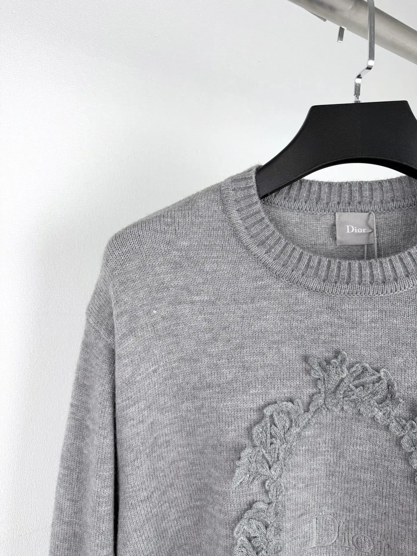 Wreath Embroidery Logo Knit Sweater D31021320 — view 7