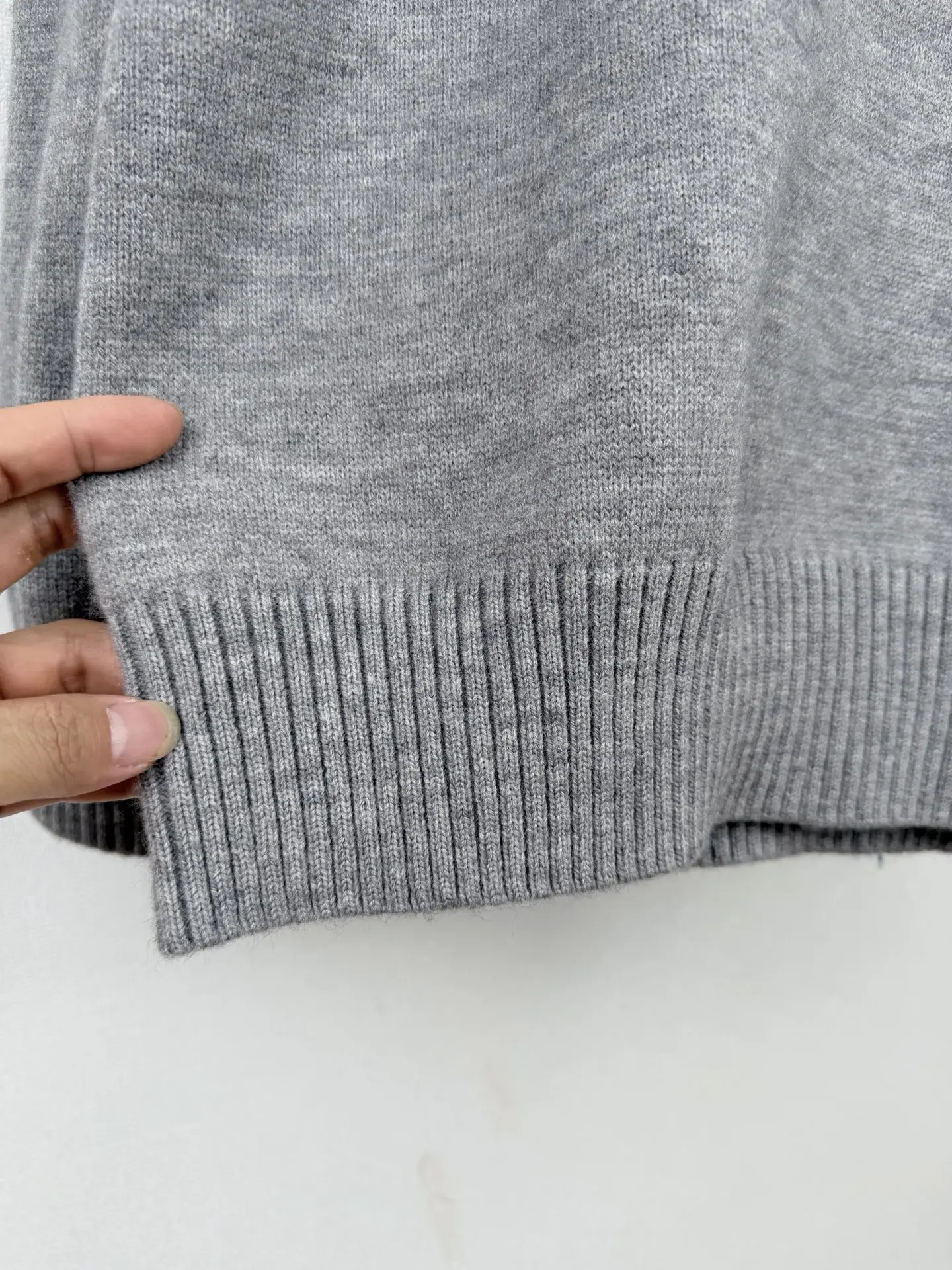 Wreath Embroidery Logo Knit Sweater D31021320 — view 10