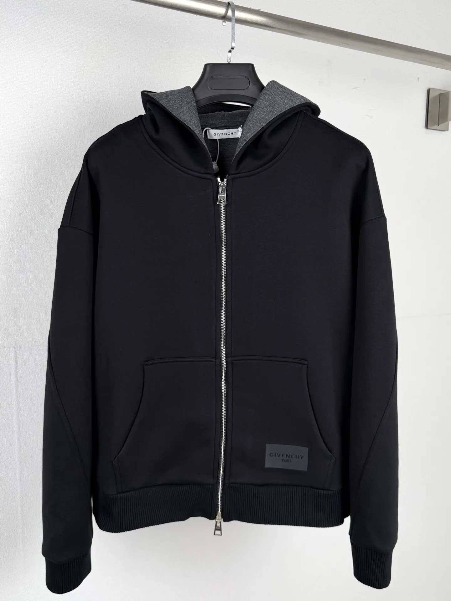 Logo-Embroidered Zip-Up Hoodie D31022736