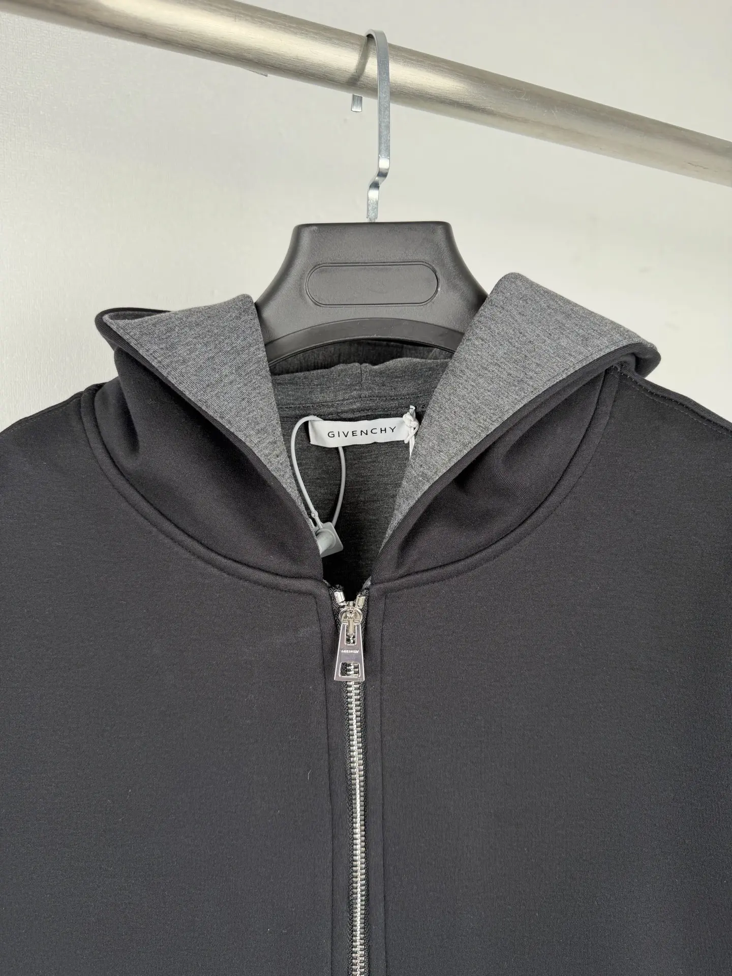 Logo-Embroidered Zip-Up Hoodie D31022736 — view 5