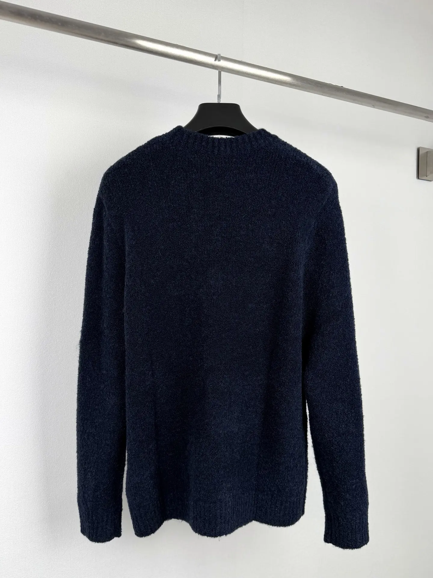 Logo Embroidered Bouclé Knit Sweater D31021331 — view 3