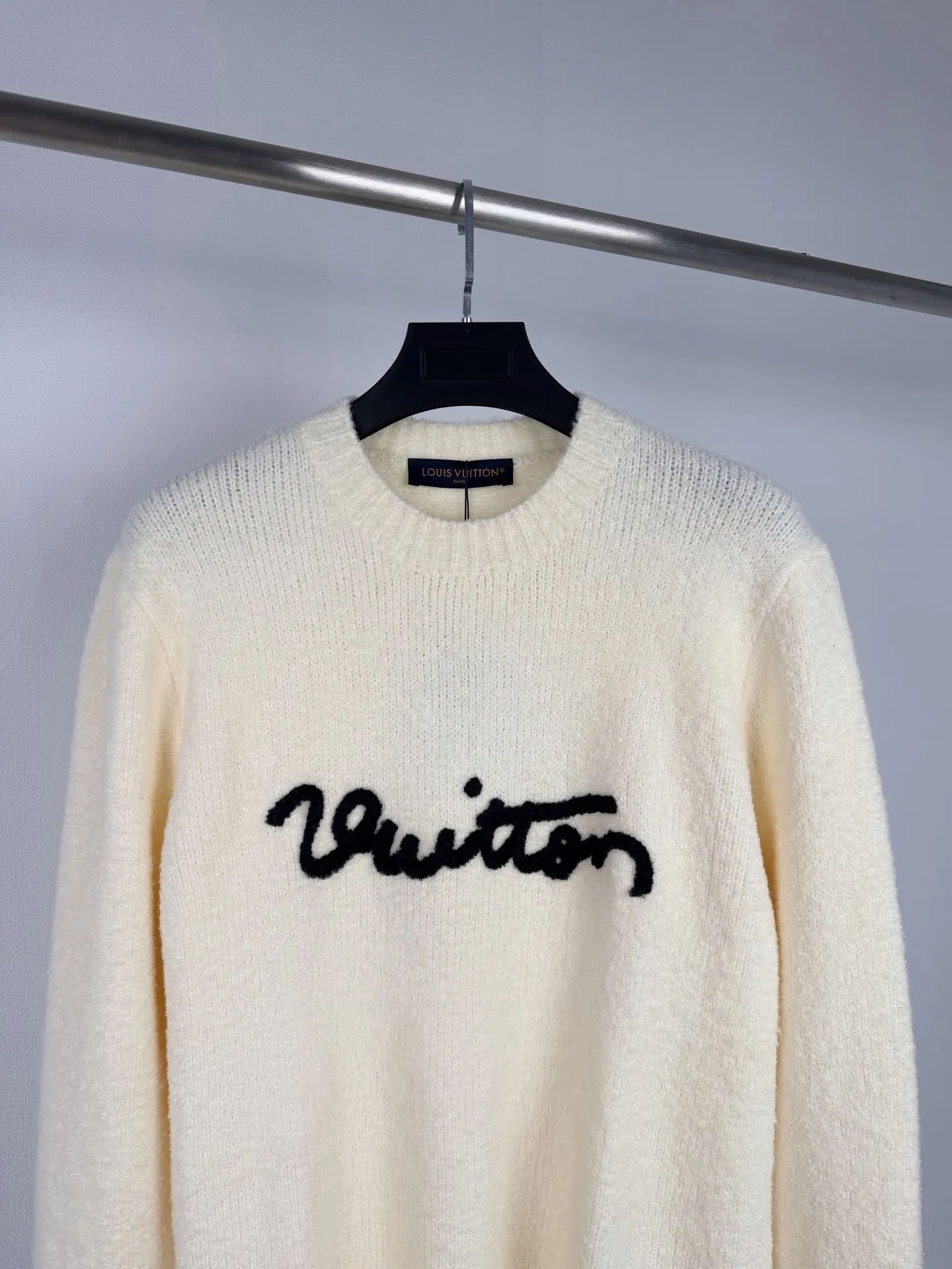 Logo Embroidery Crew-Neck Knit Sweater D31021332 — view 2