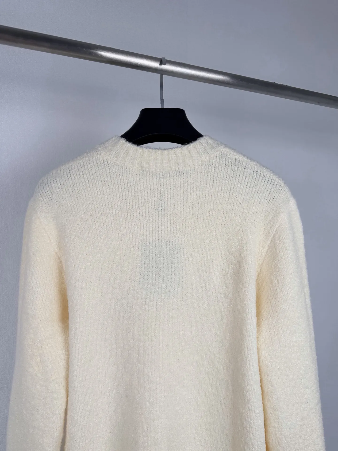 Logo Embroidery Crew-Neck Knit Sweater D31021332 — view 4