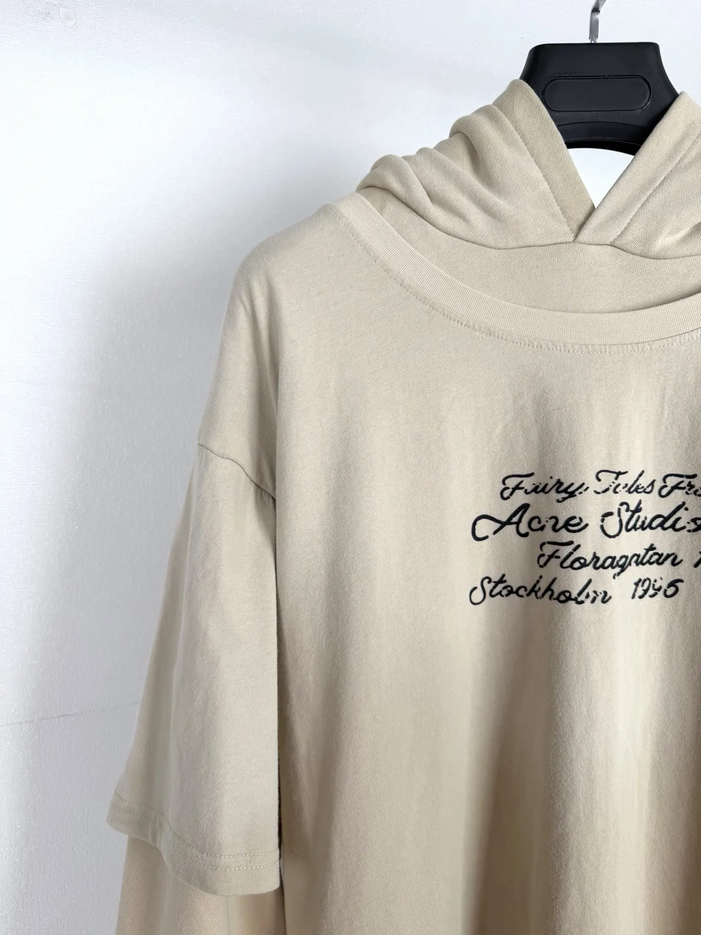 Layered-Effect Logo Graphic Hoodie D31521318 — view 7