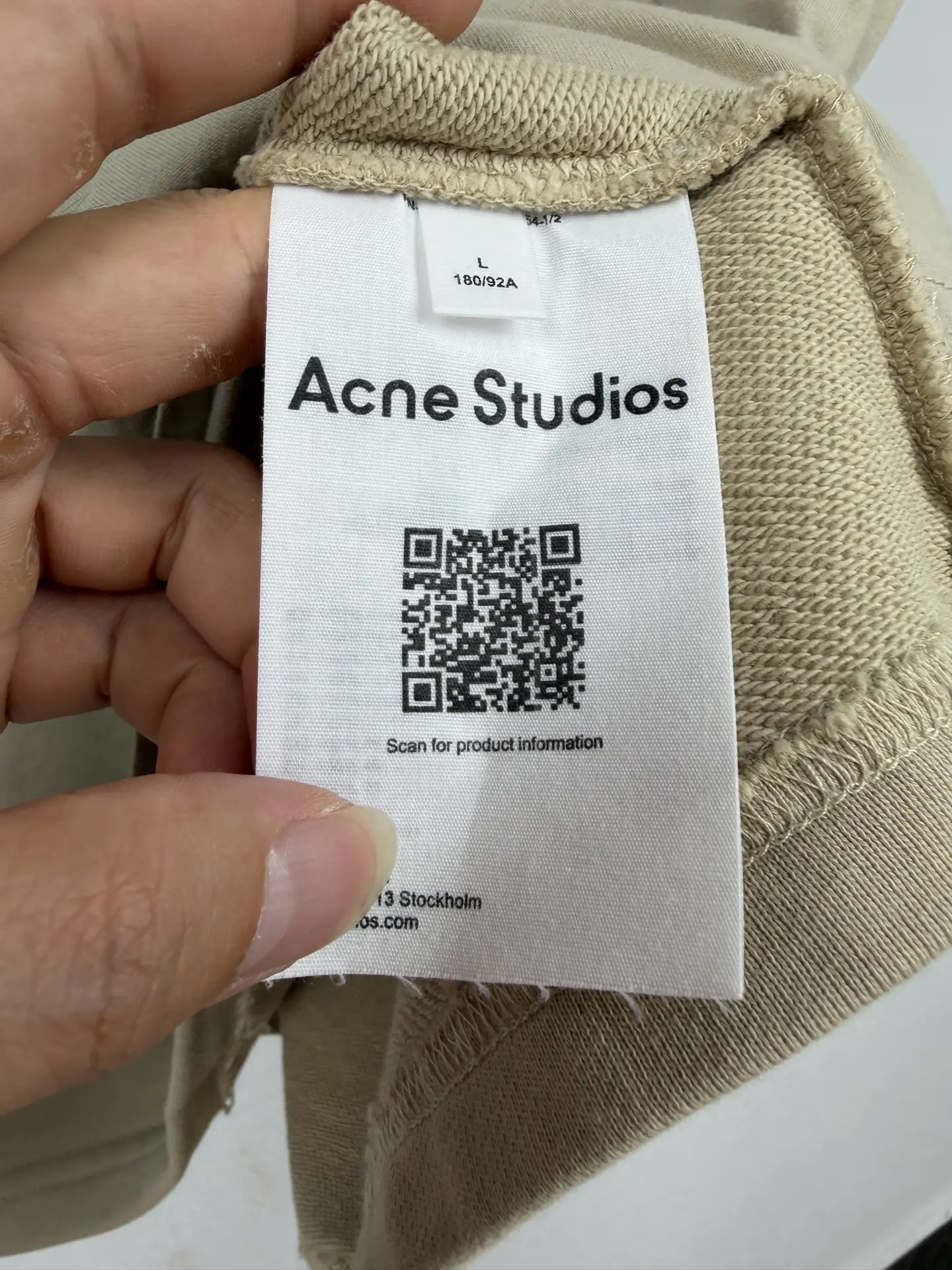 Layered-Effect Logo Graphic Hoodie D31521318 — view 11