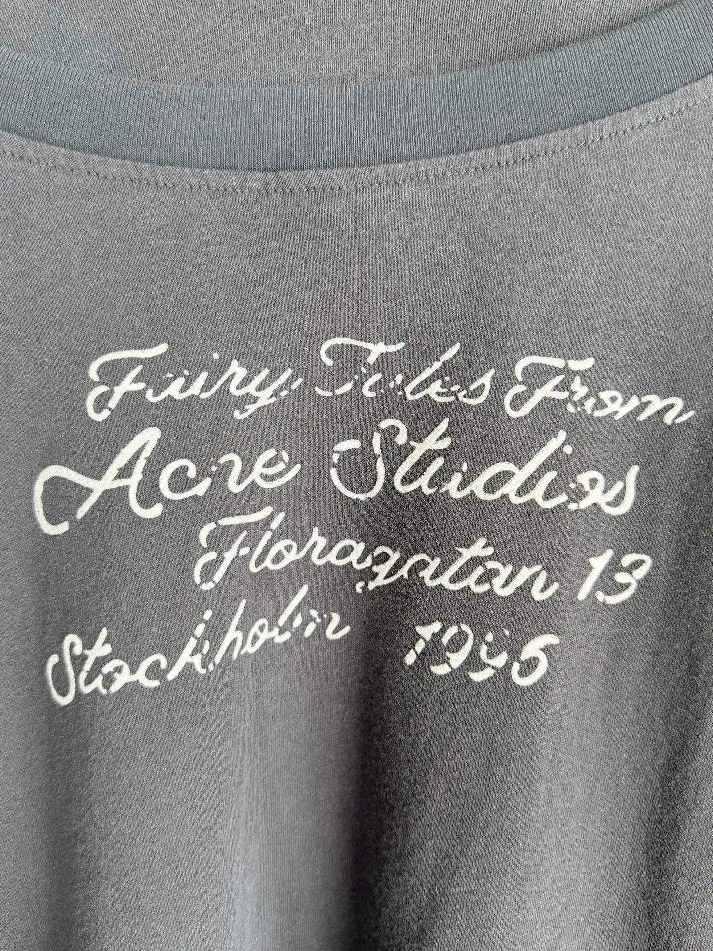 Layered-Sleeve Logo Print Hoodie D31521317 — view 6