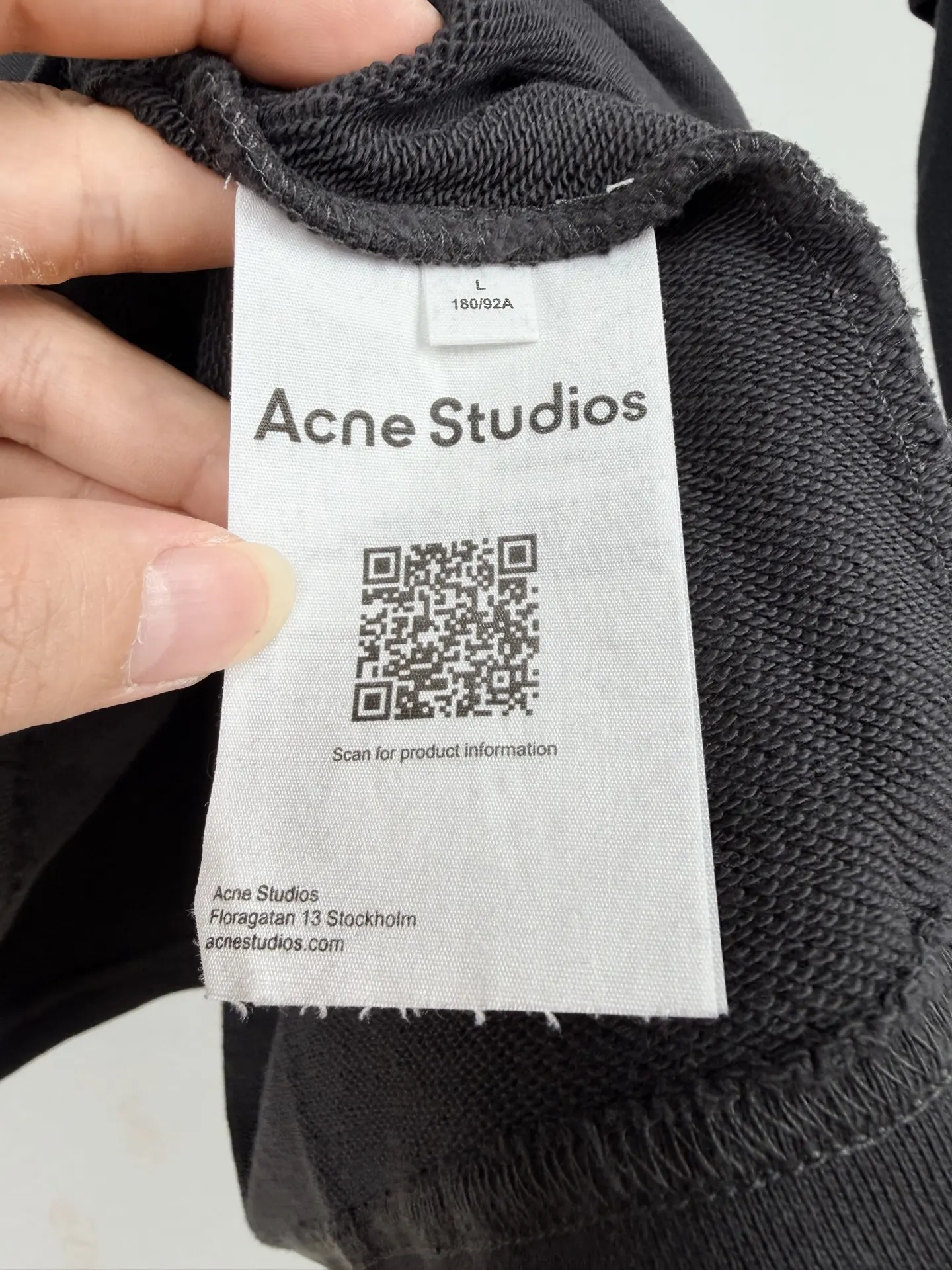 Layered-Sleeve Logo Print Hoodie D31521317 — view 11