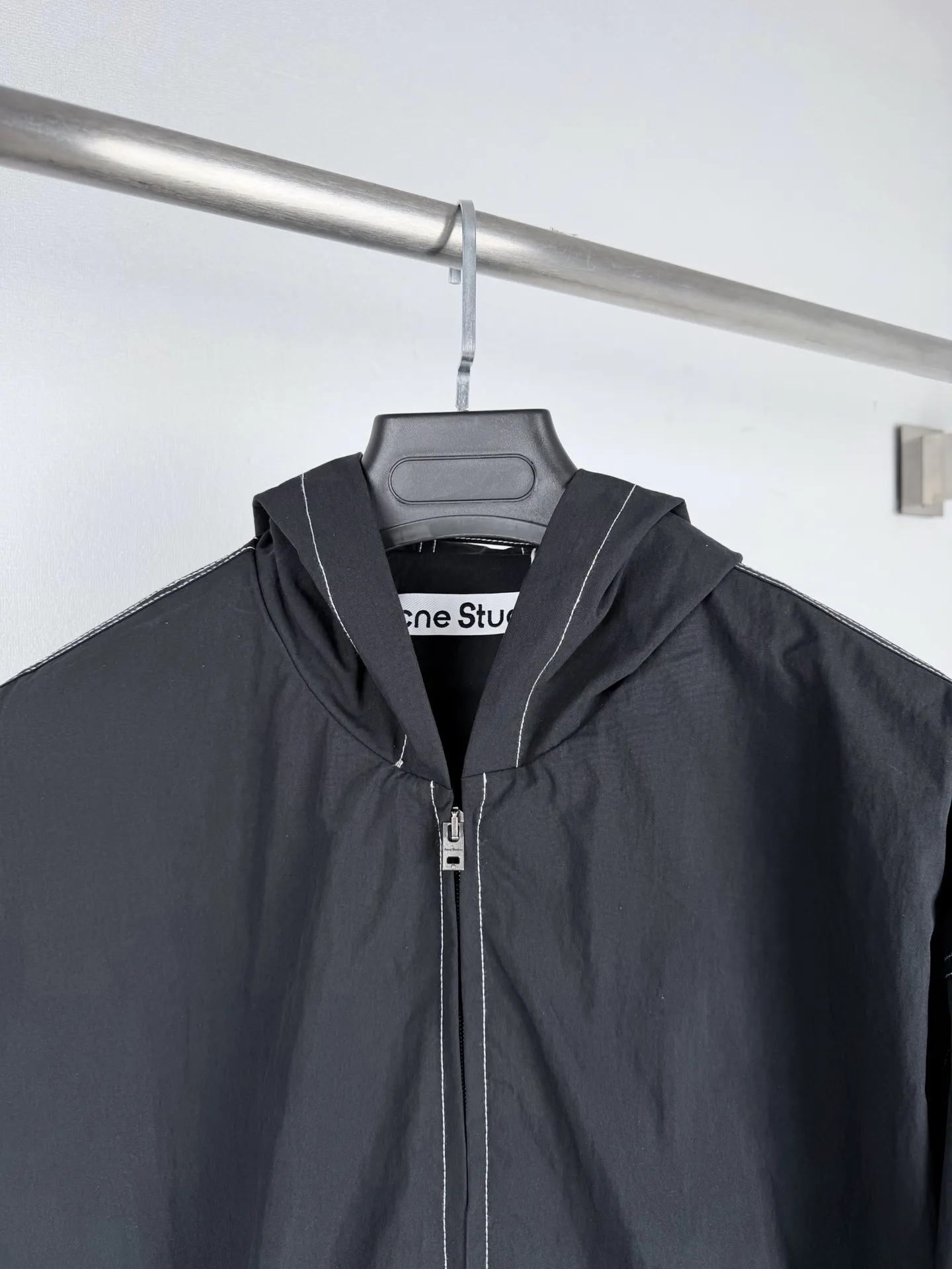 Acne Studios 1996 Logo Contrast Stitch Hooded Jacket D31521308 — view 5
