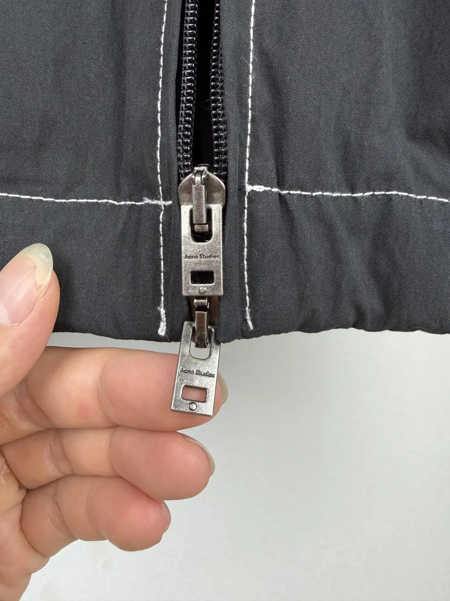 Acne Studios 1996 Logo Contrast Stitch Hooded Jacket D31521308 — view 13