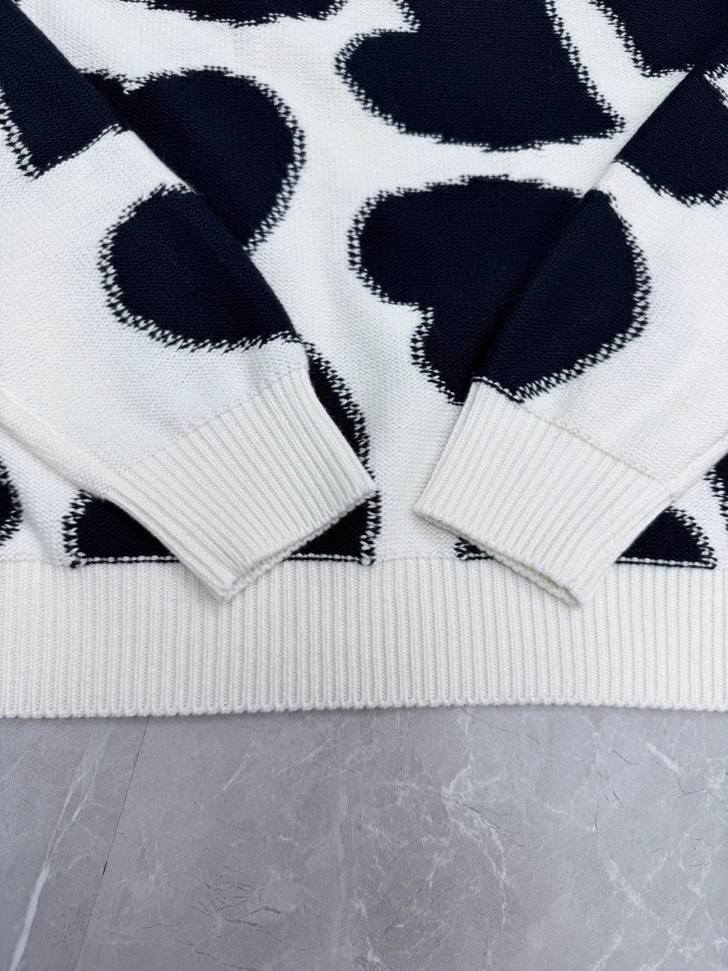 Heart-Intarsia Crew-Neck Knit Sweater D31523340 — view 5