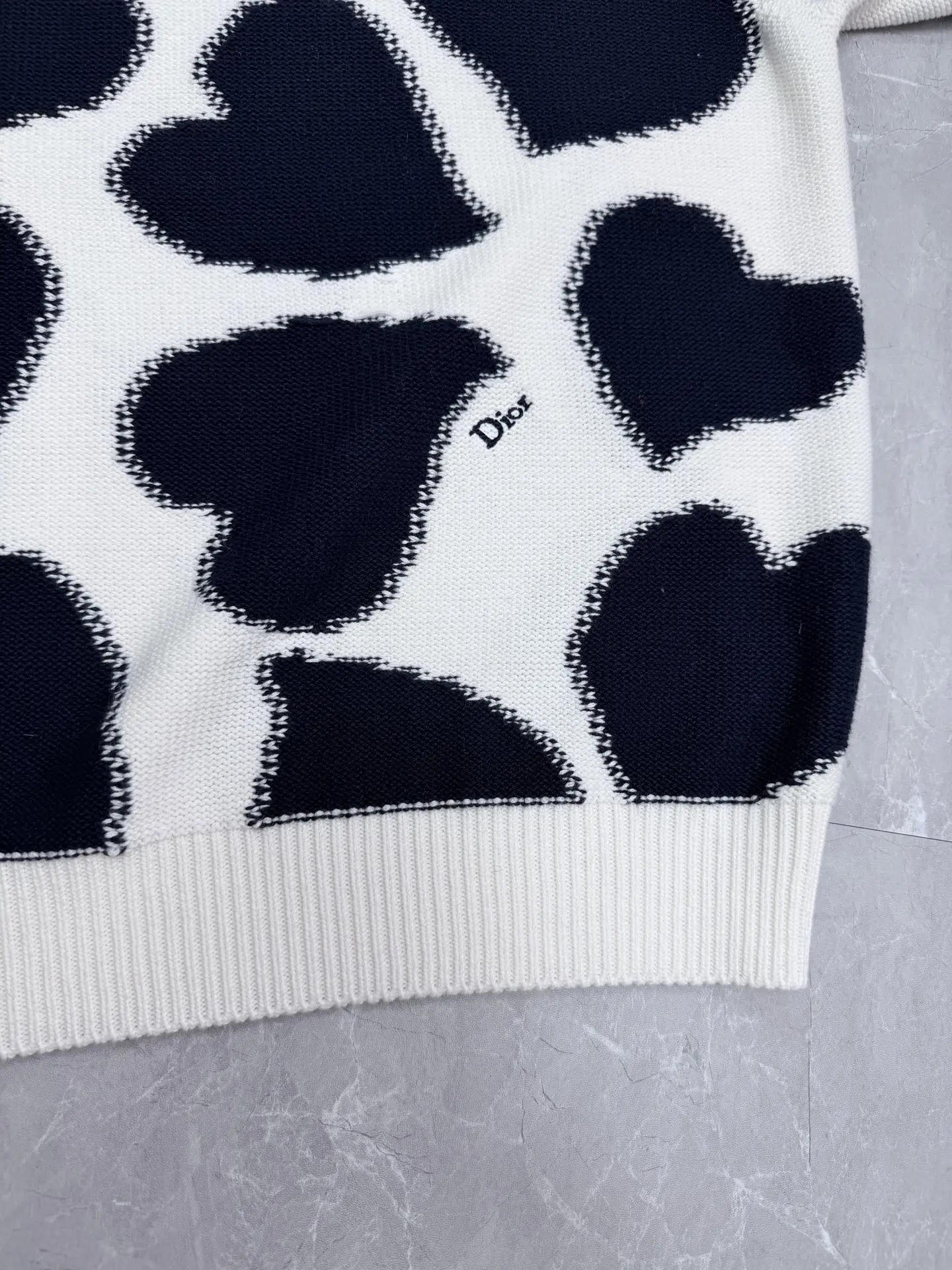 Heart-Intarsia Crew-Neck Knit Sweater D31523340 — view 6