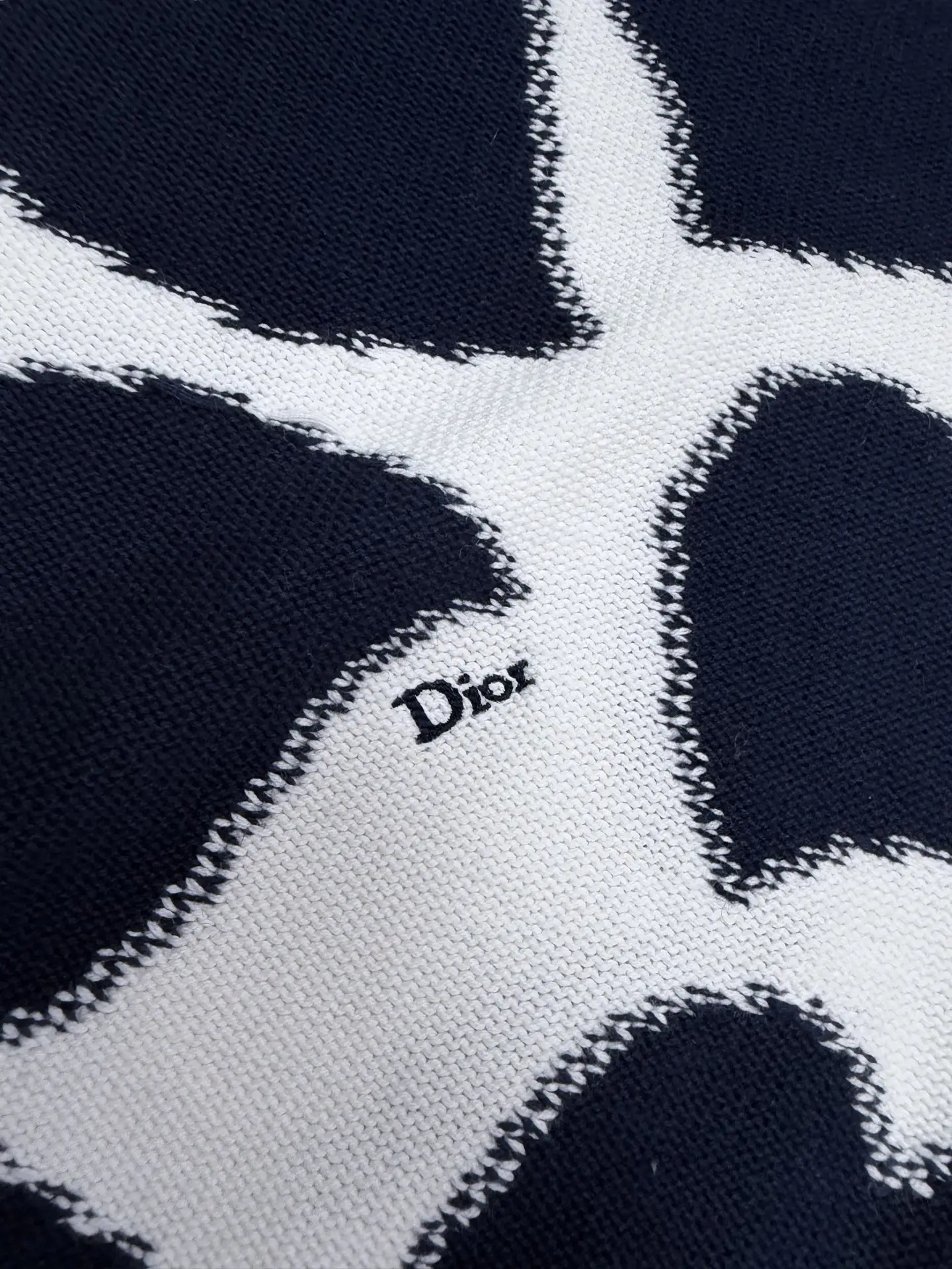 Heart-Intarsia Crew-Neck Knit Sweater D31523340 — view 7