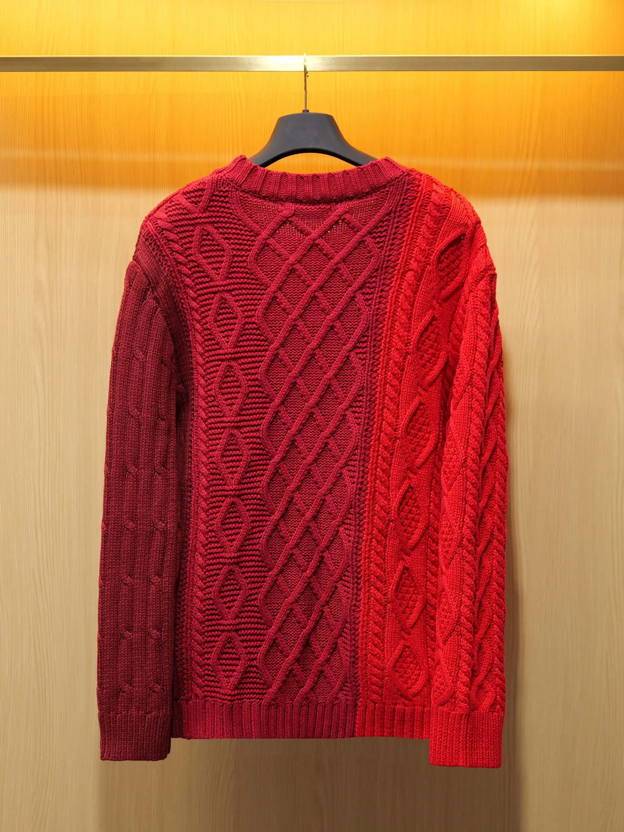 Cable-Knit Tonal Gradient Sweater D32022716 — view 2