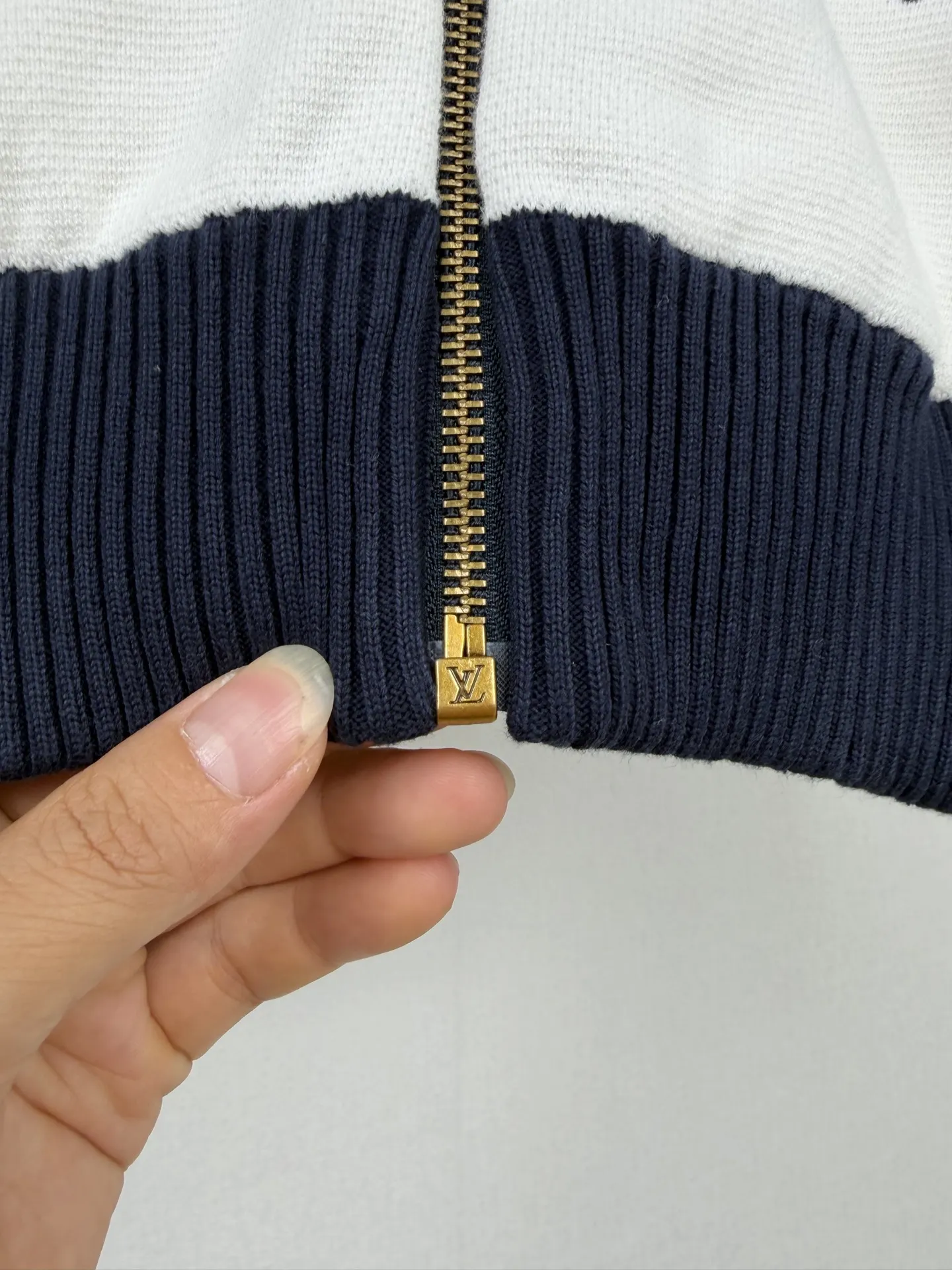 Nautical Zip-Up Cotton Knit Cardigan D32021328 — view 11
