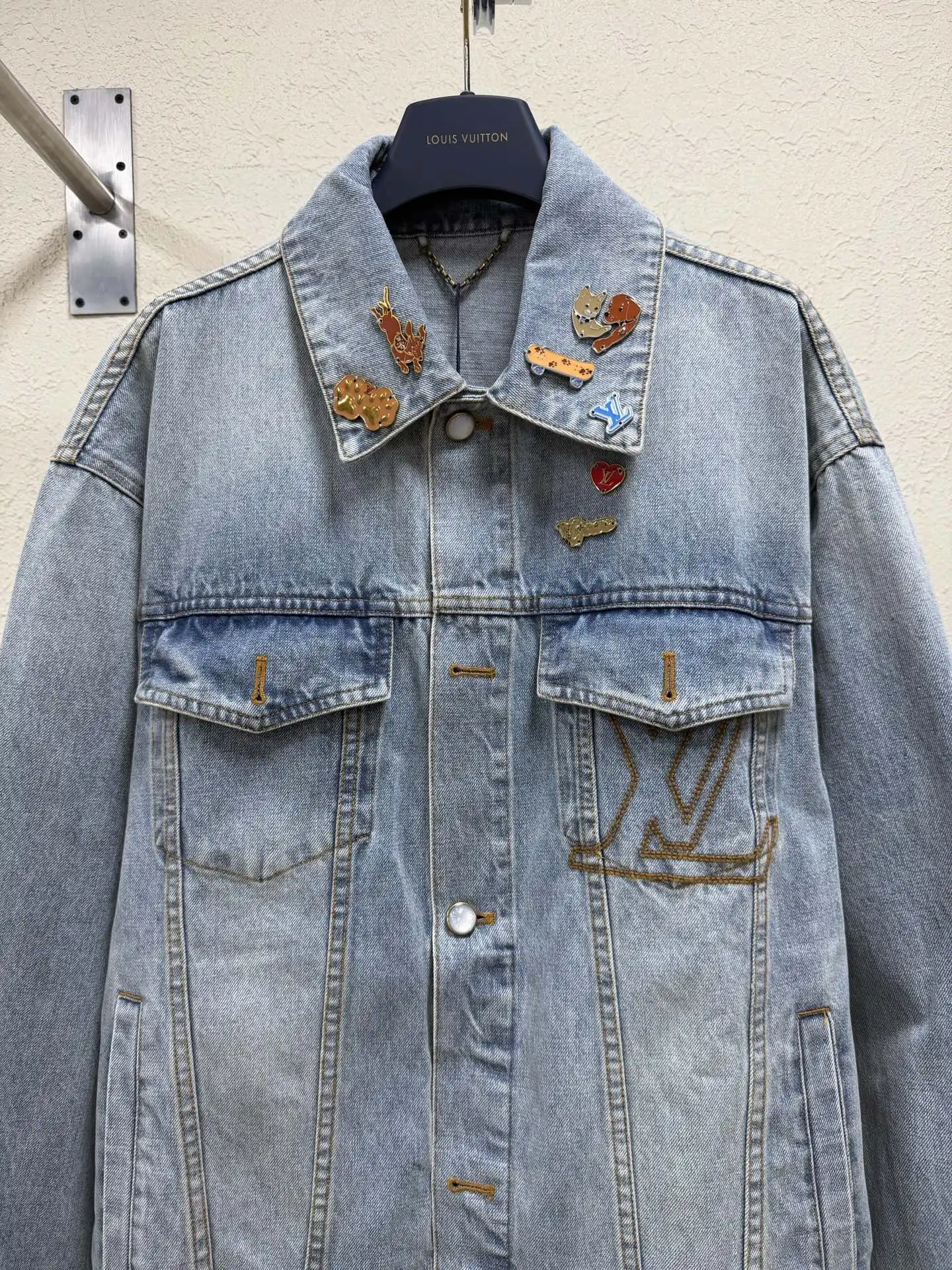 Embellished Denim Trucker Jacket D33023179 — view 3