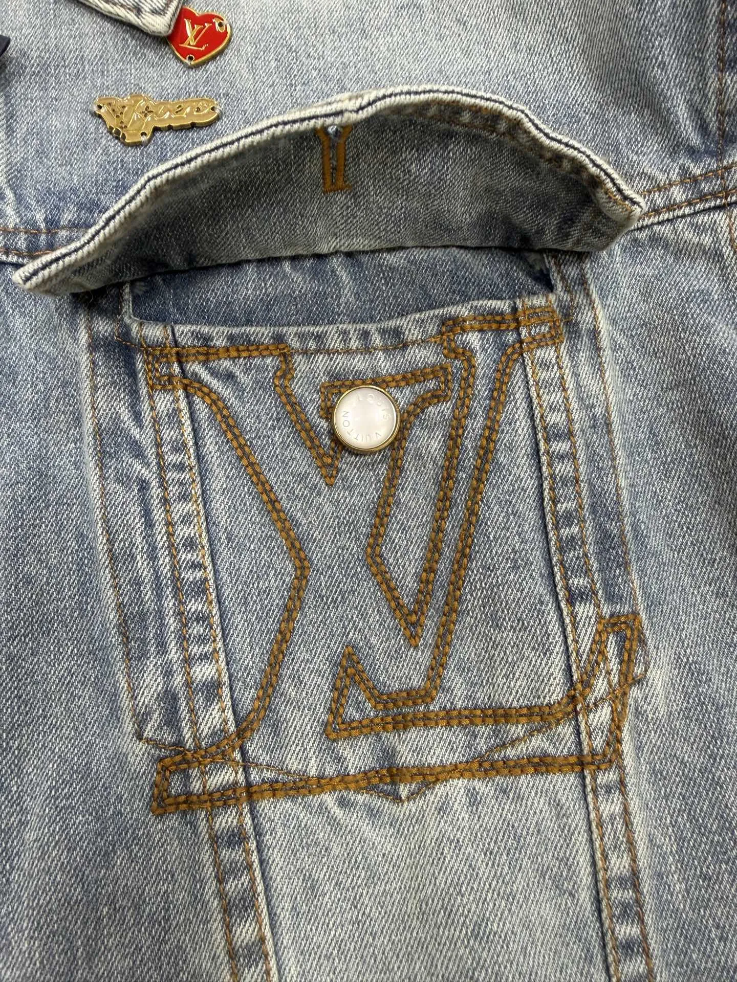 Embellished Denim Trucker Jacket D33023179 — view 9