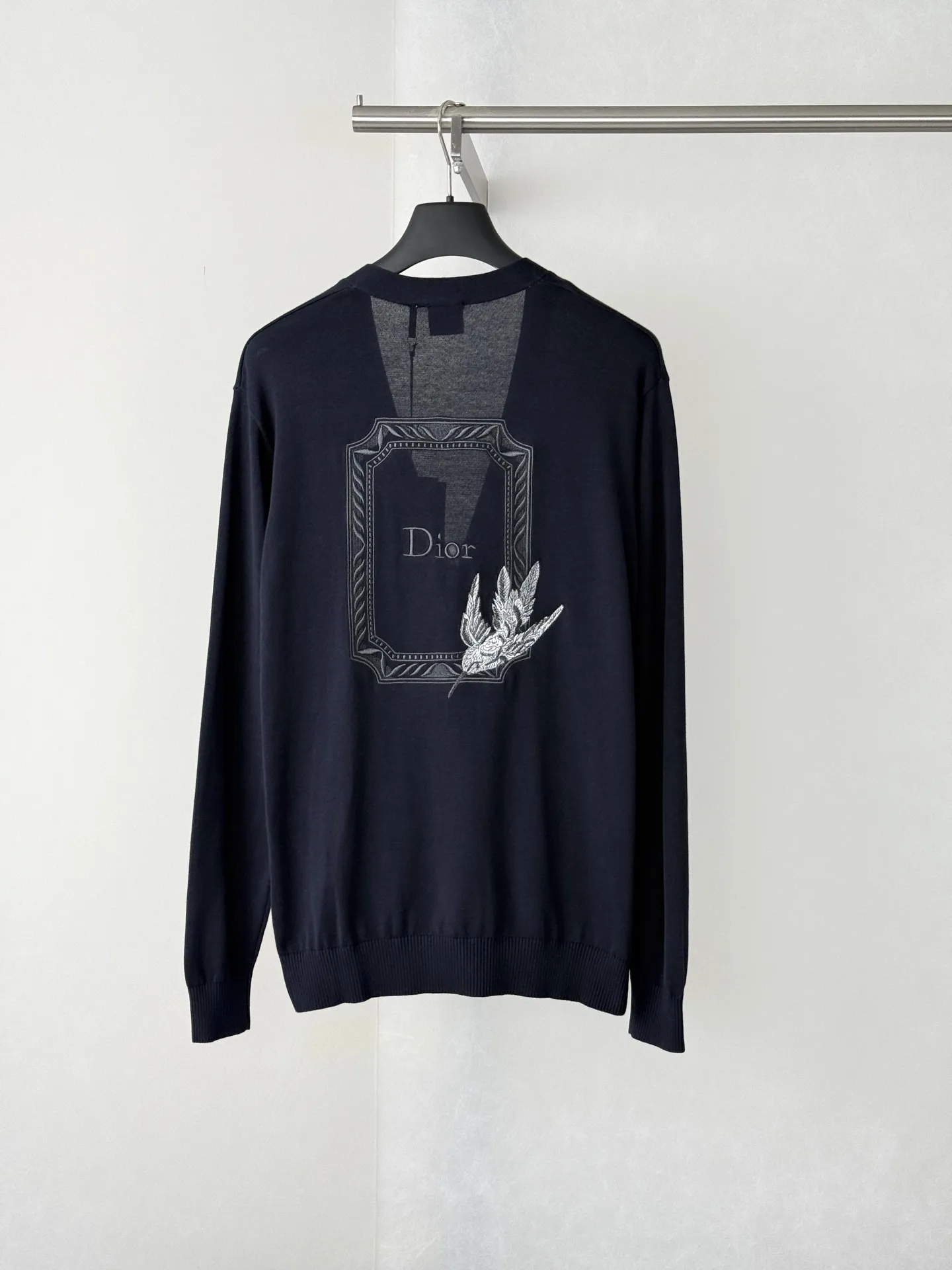 Bird Embroidery V-Neck Knit Cardigan D33523903 — view 2