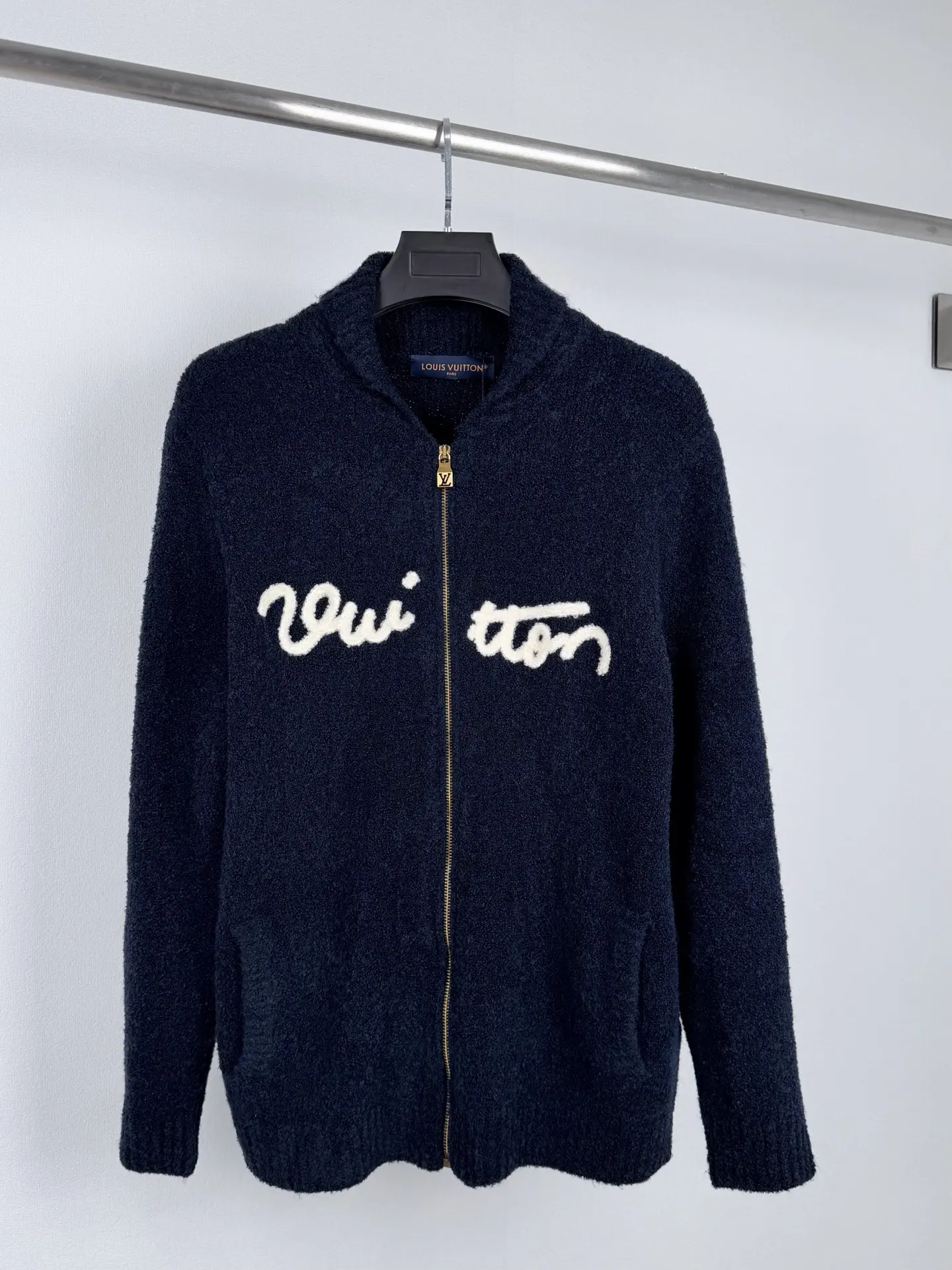 Script Logo Bouclé Zip-Up Cardigan D33521334