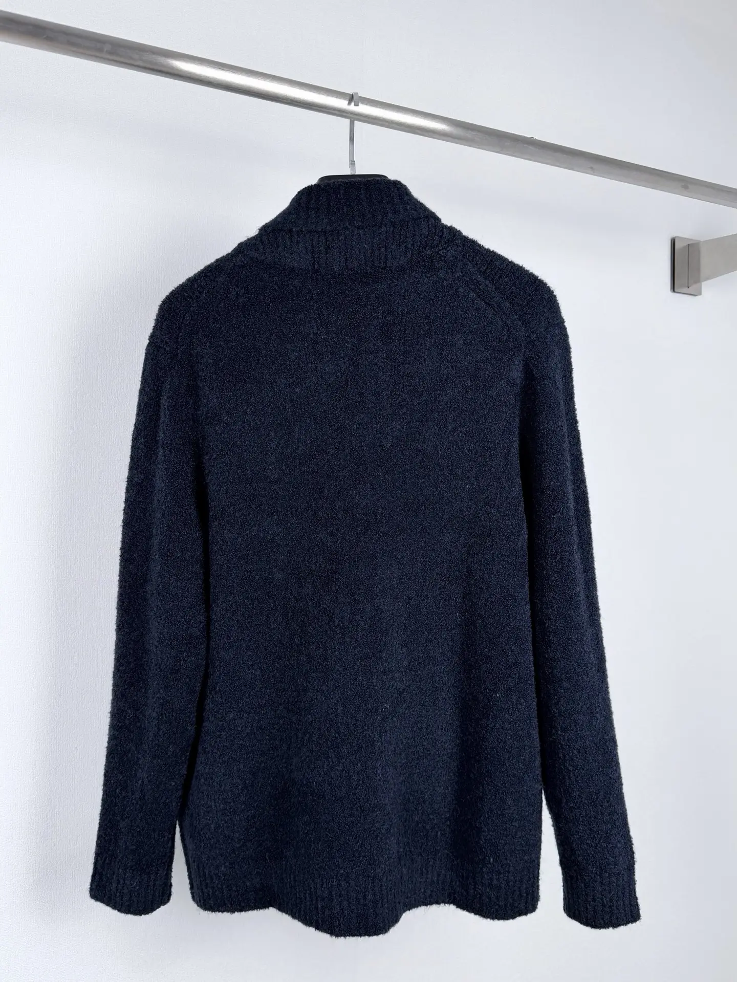 Script Logo Bouclé Zip-Up Cardigan D33521334 — view 3