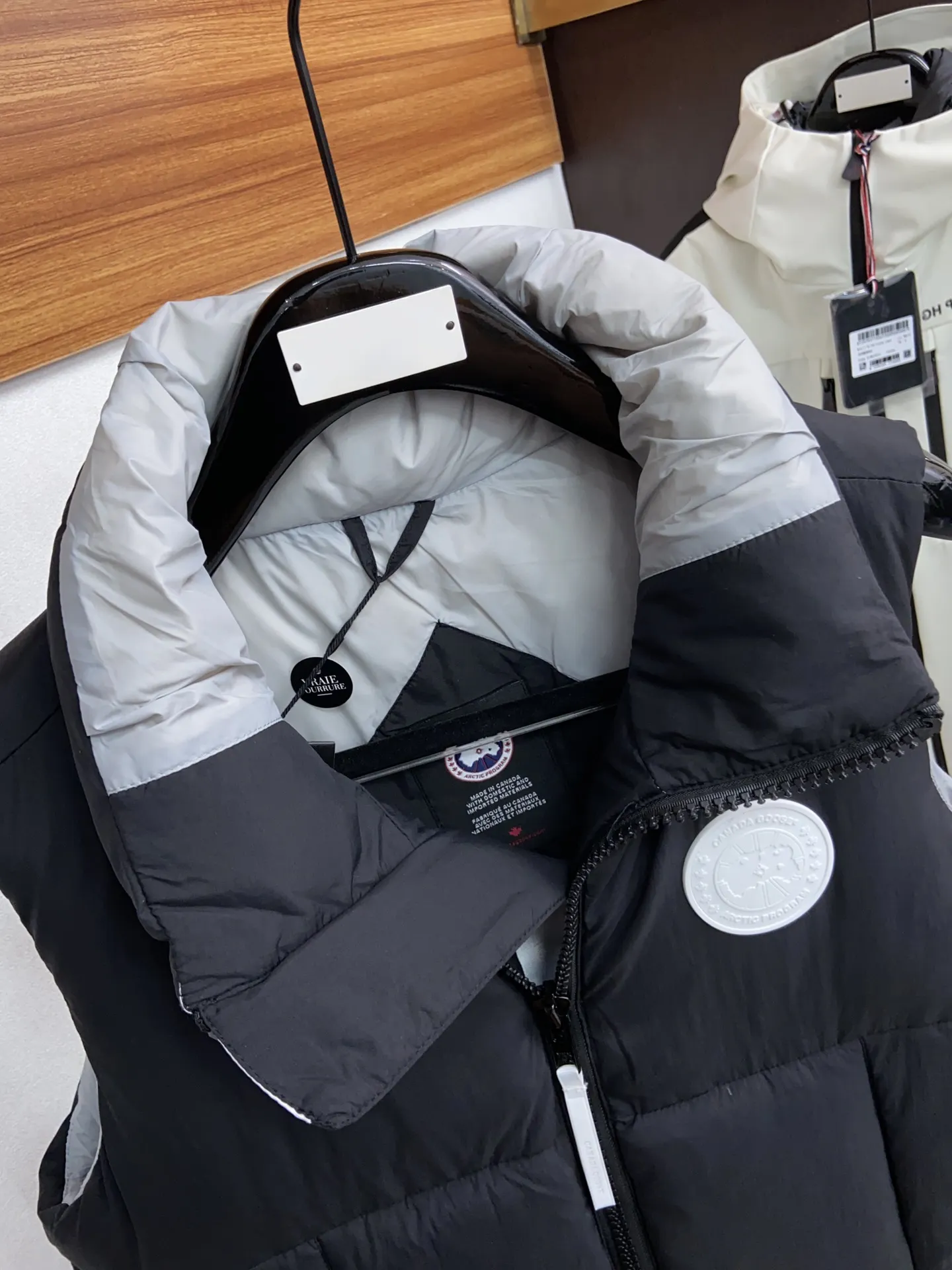 Everett Pastels Down-Filled Gilet D34024018 — view 5
