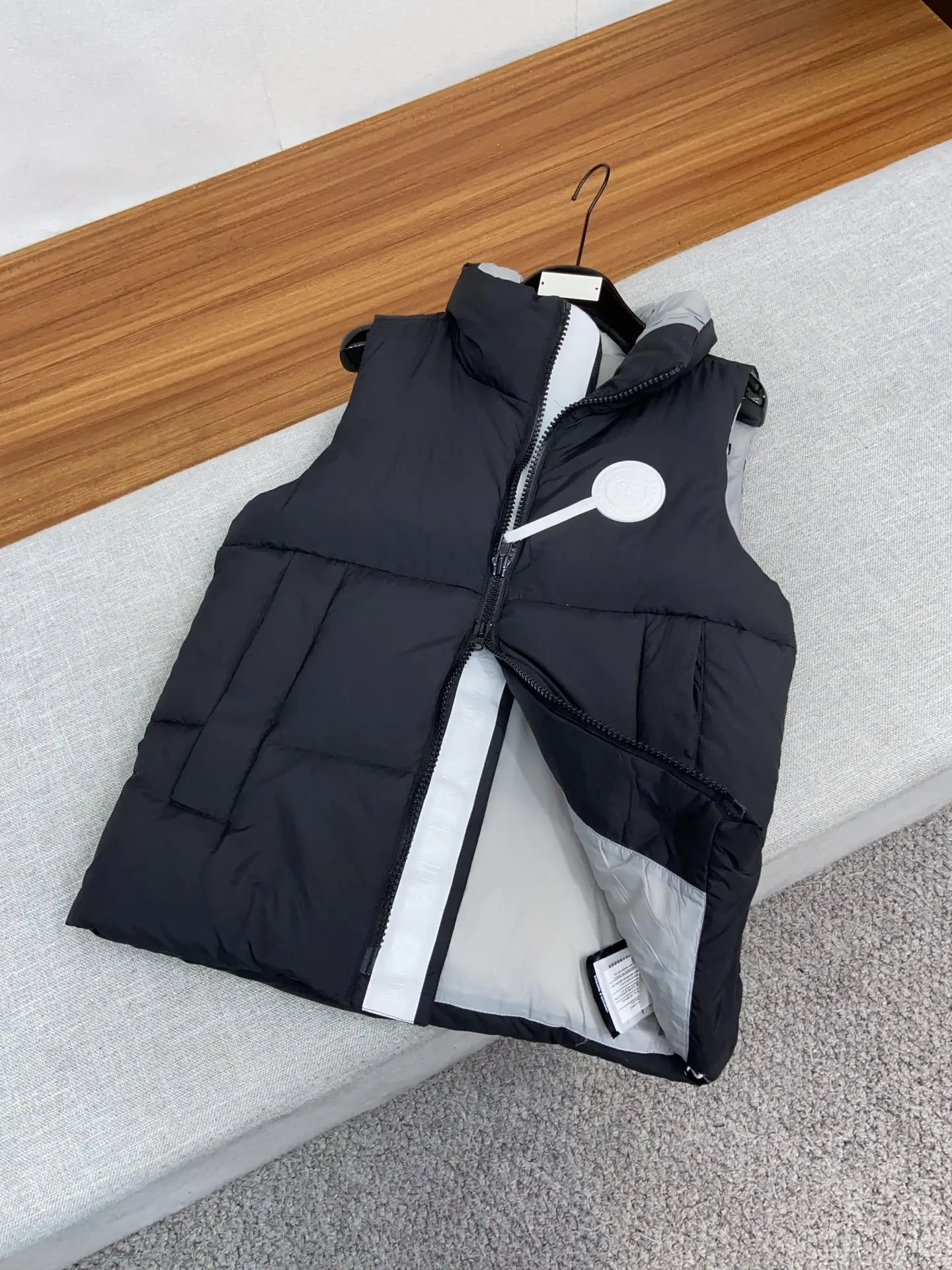 Everett Pastels Down-Filled Gilet D34024018 — view 7