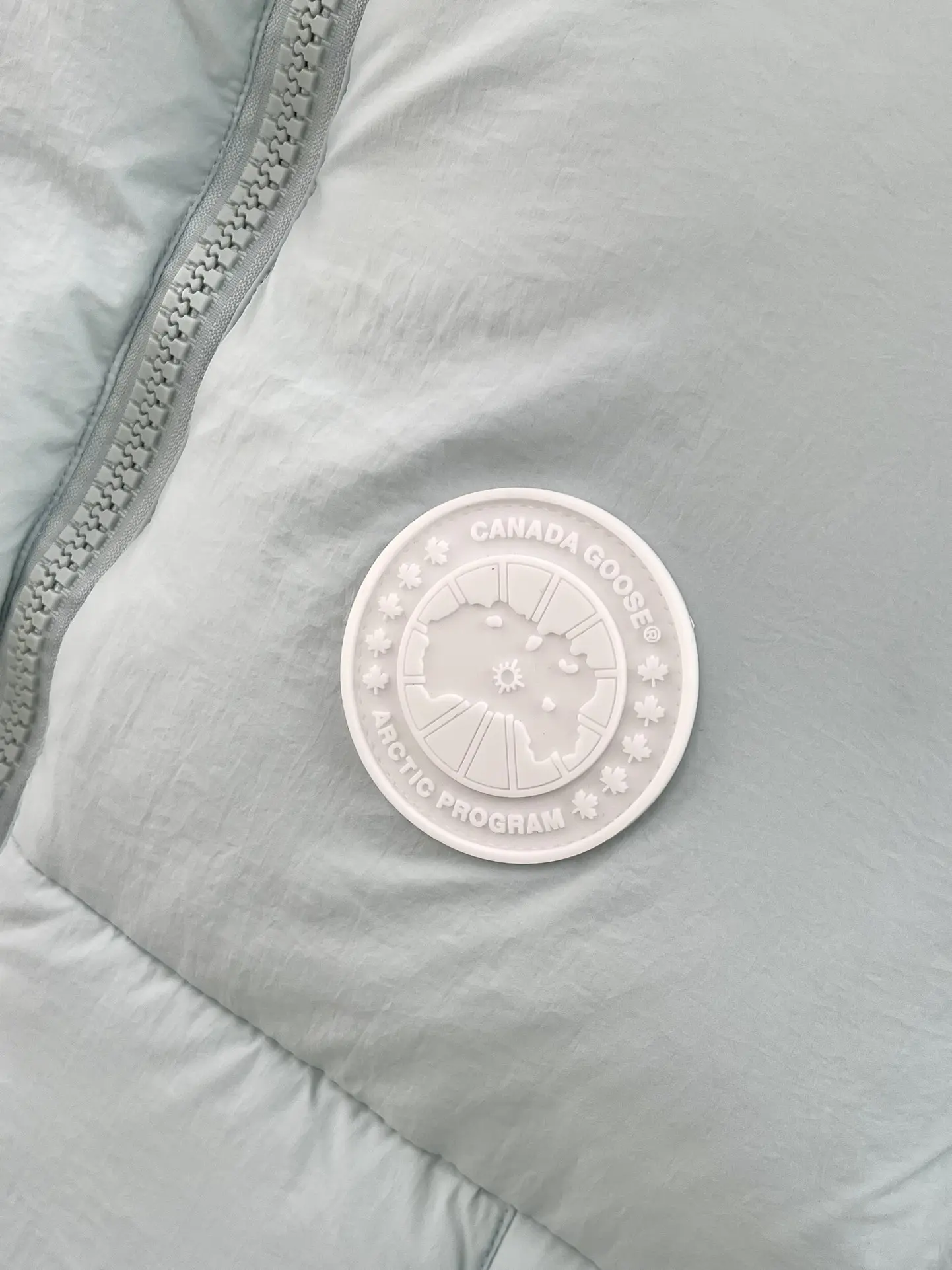Everett Pastels Down-Filled Gilet D34024008 — view 4