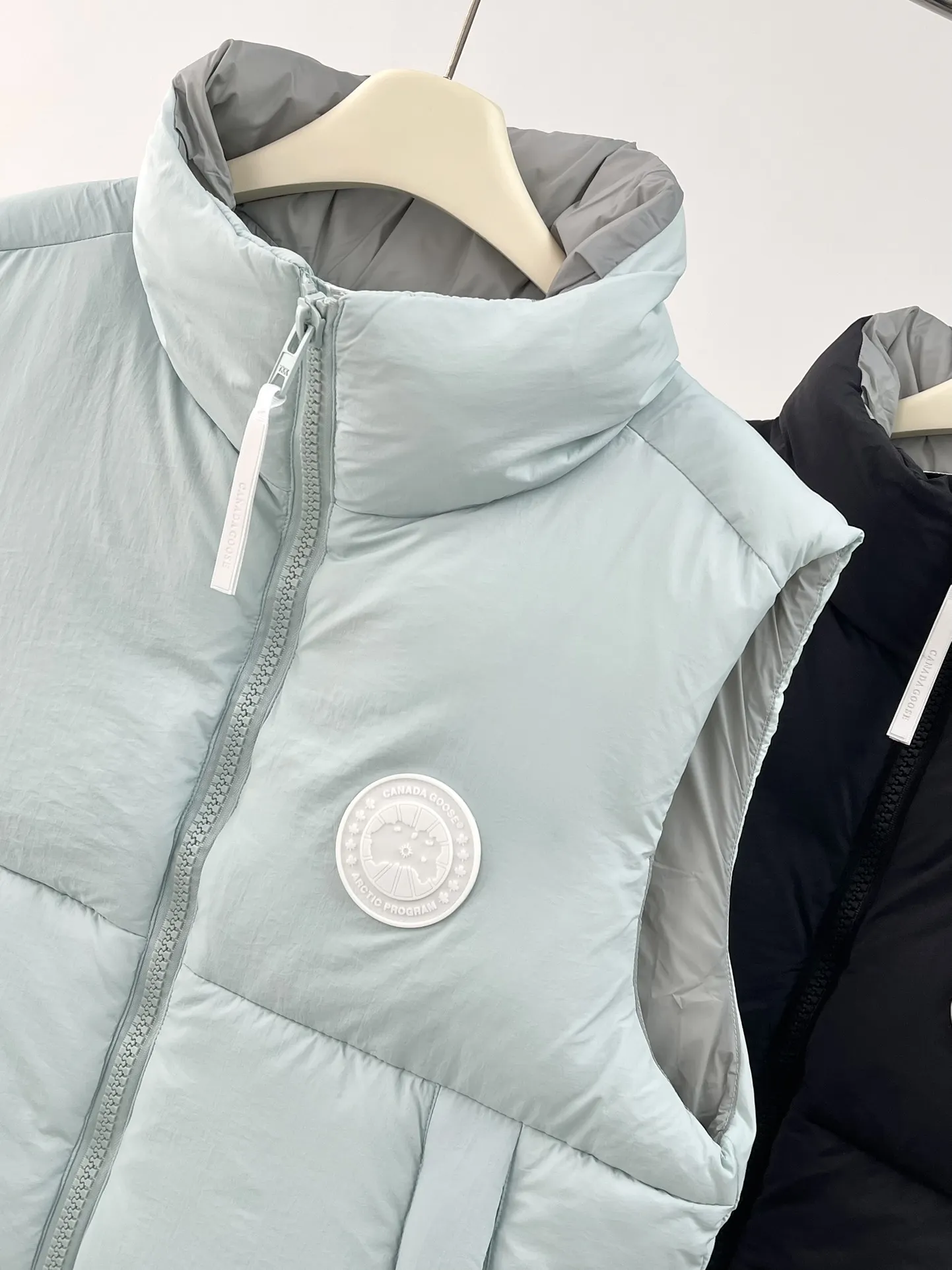 Everett Pastels Down-Filled Gilet D34024008 — view 5