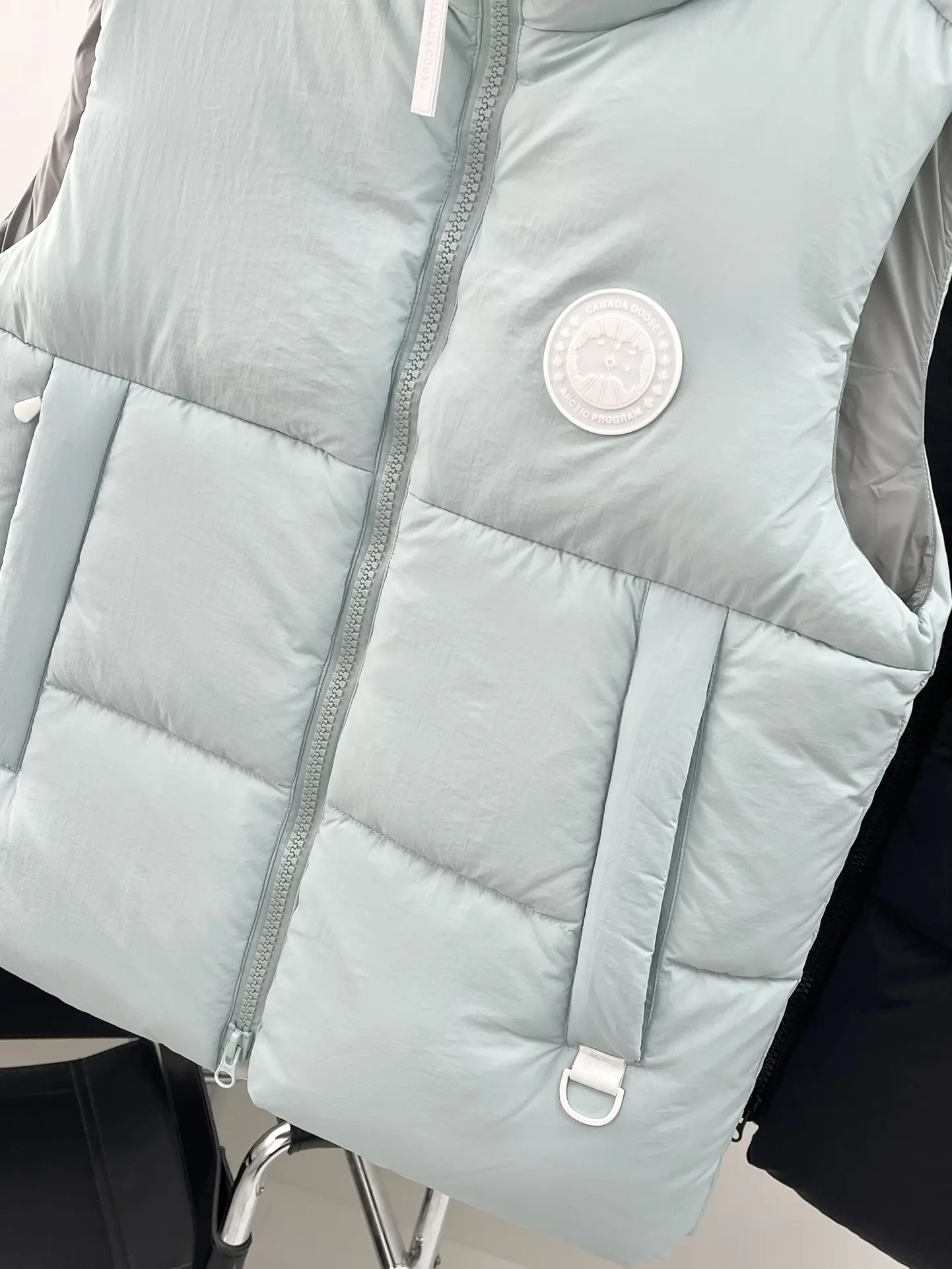 Everett Pastels Down-Filled Gilet D34024008 — view 6