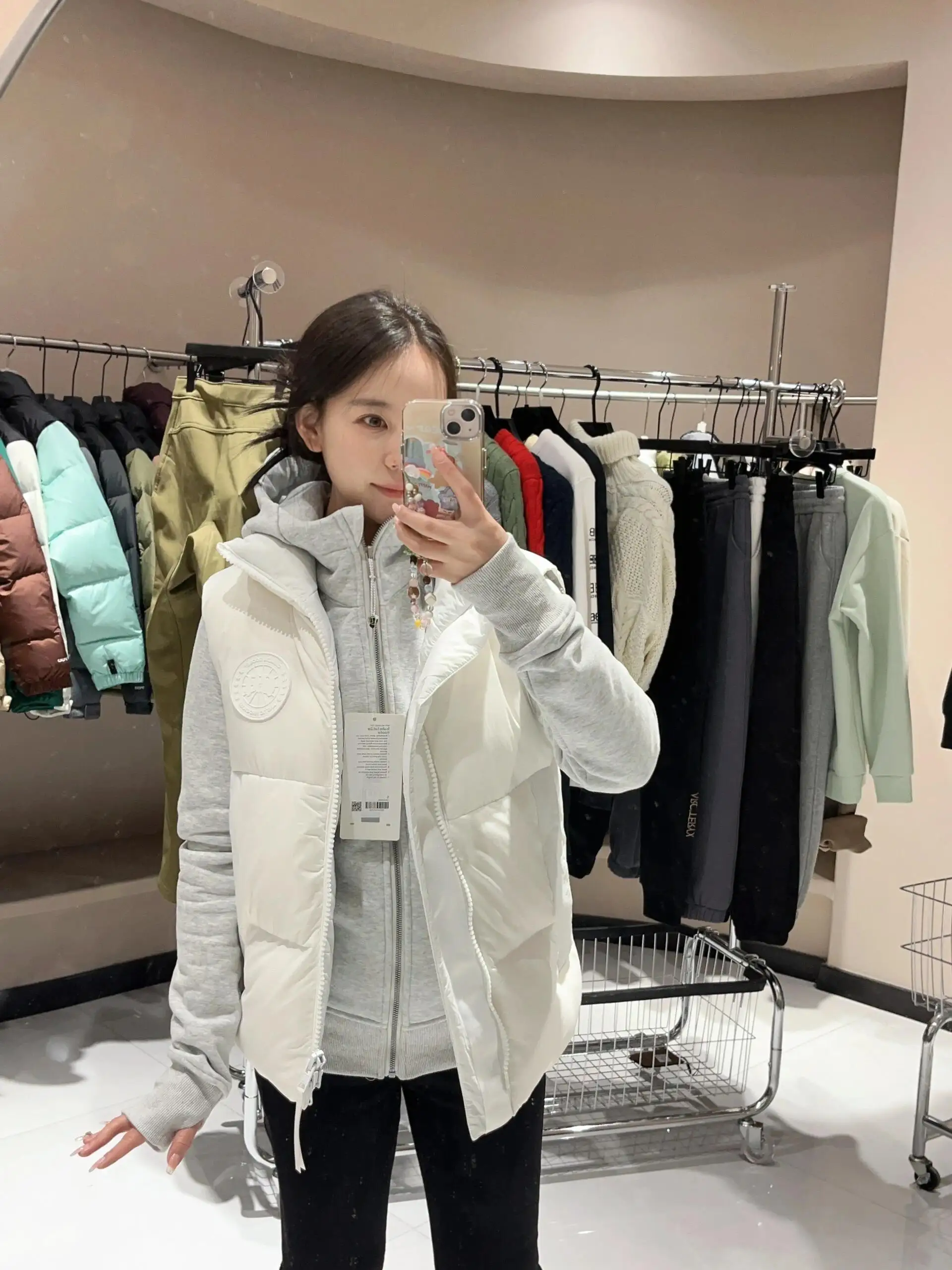 Everett Pastels Down-Filled Gilet D34024012 — view 8