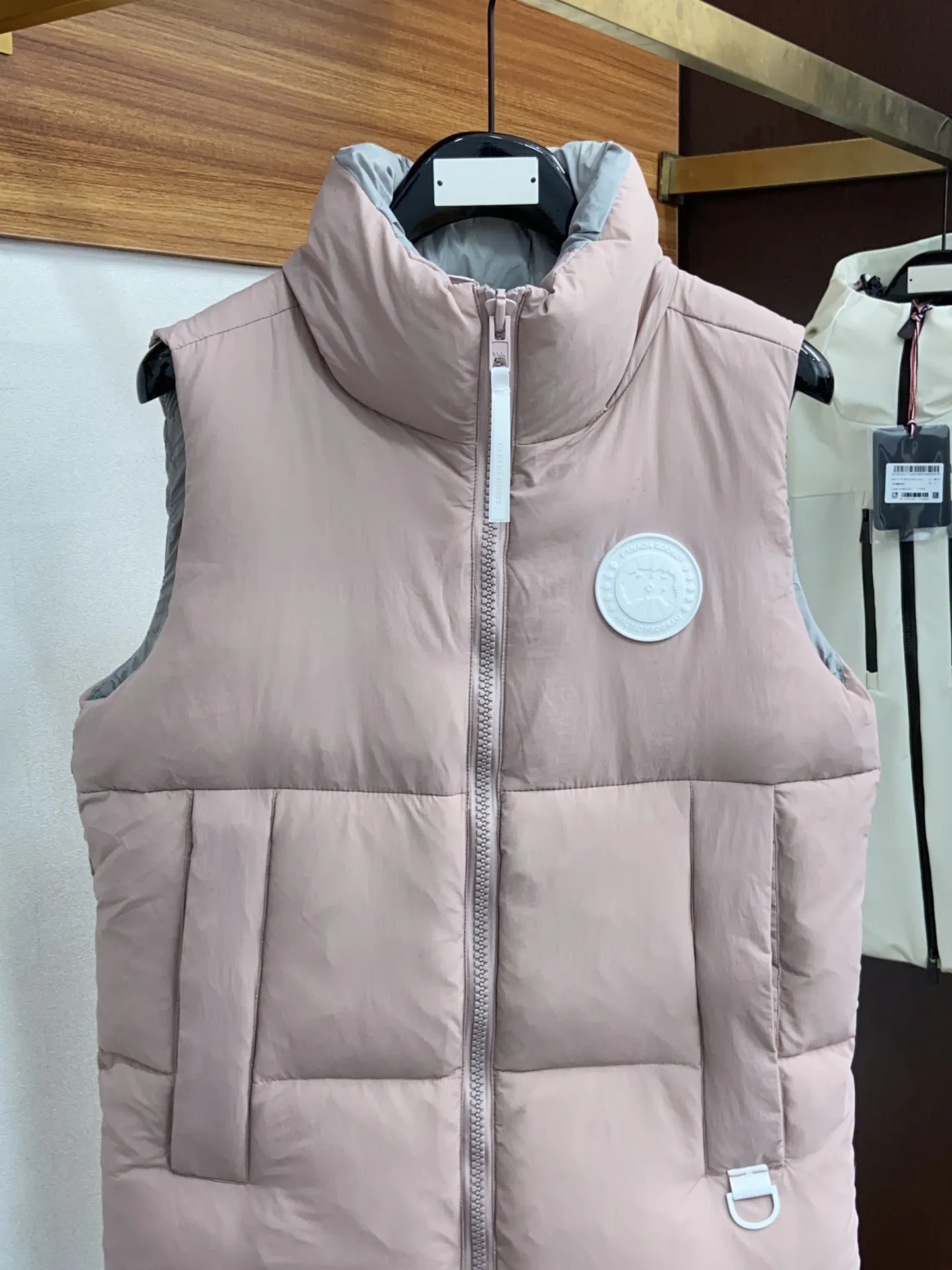 Everett Pastels Down-Filled Gilet D34024011 — view 2
