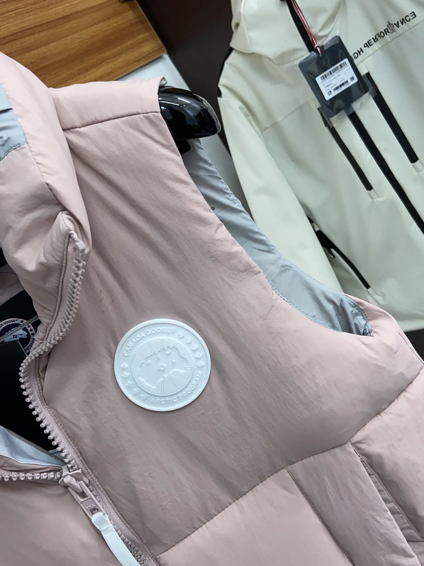 Everett Pastels Down-Filled Gilet D34024011 — view 4